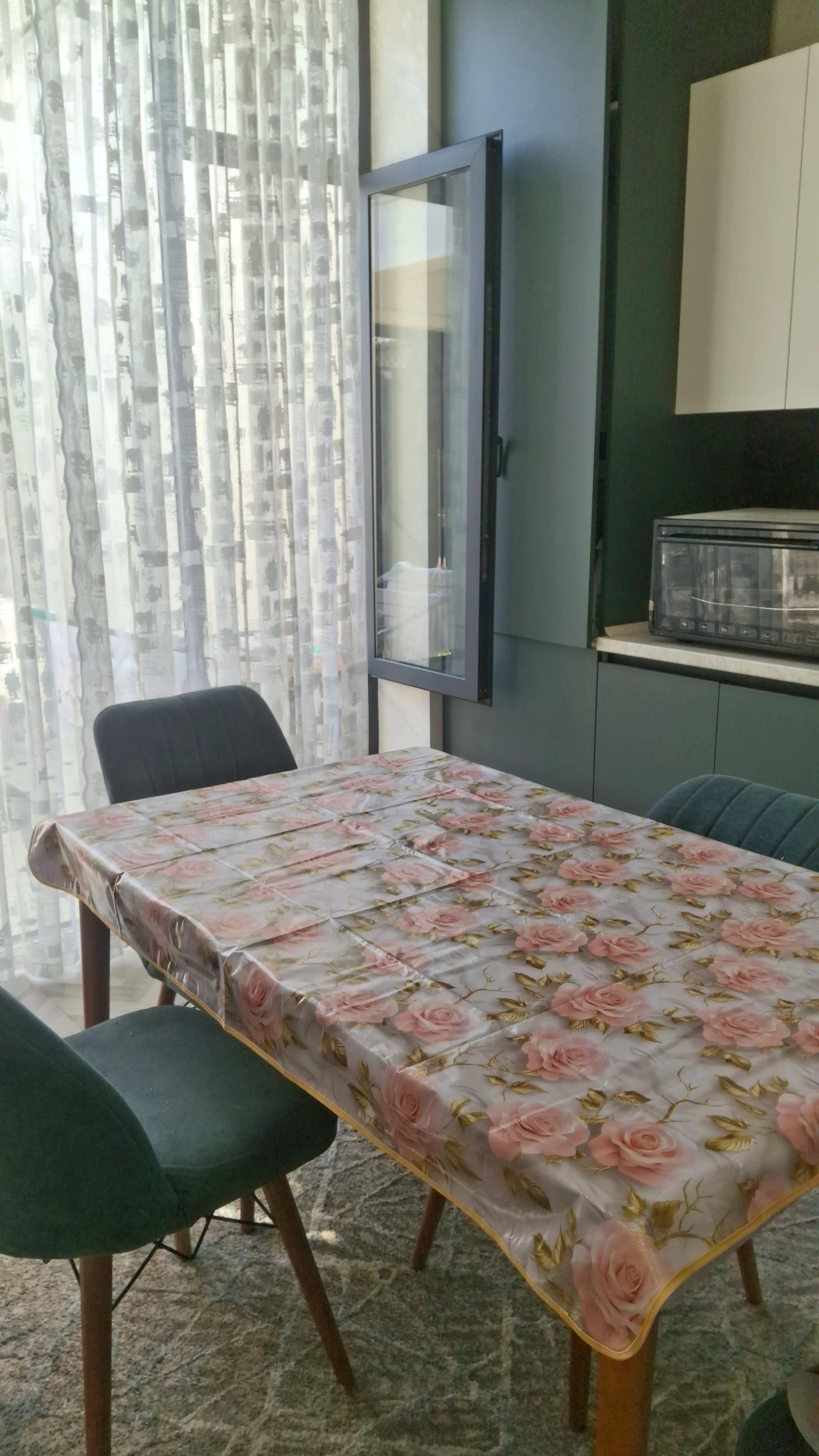 Klyonkali dasturxon, 100x135 sm, suv o‘tkazmaydigan stol yopqichi, oshxona