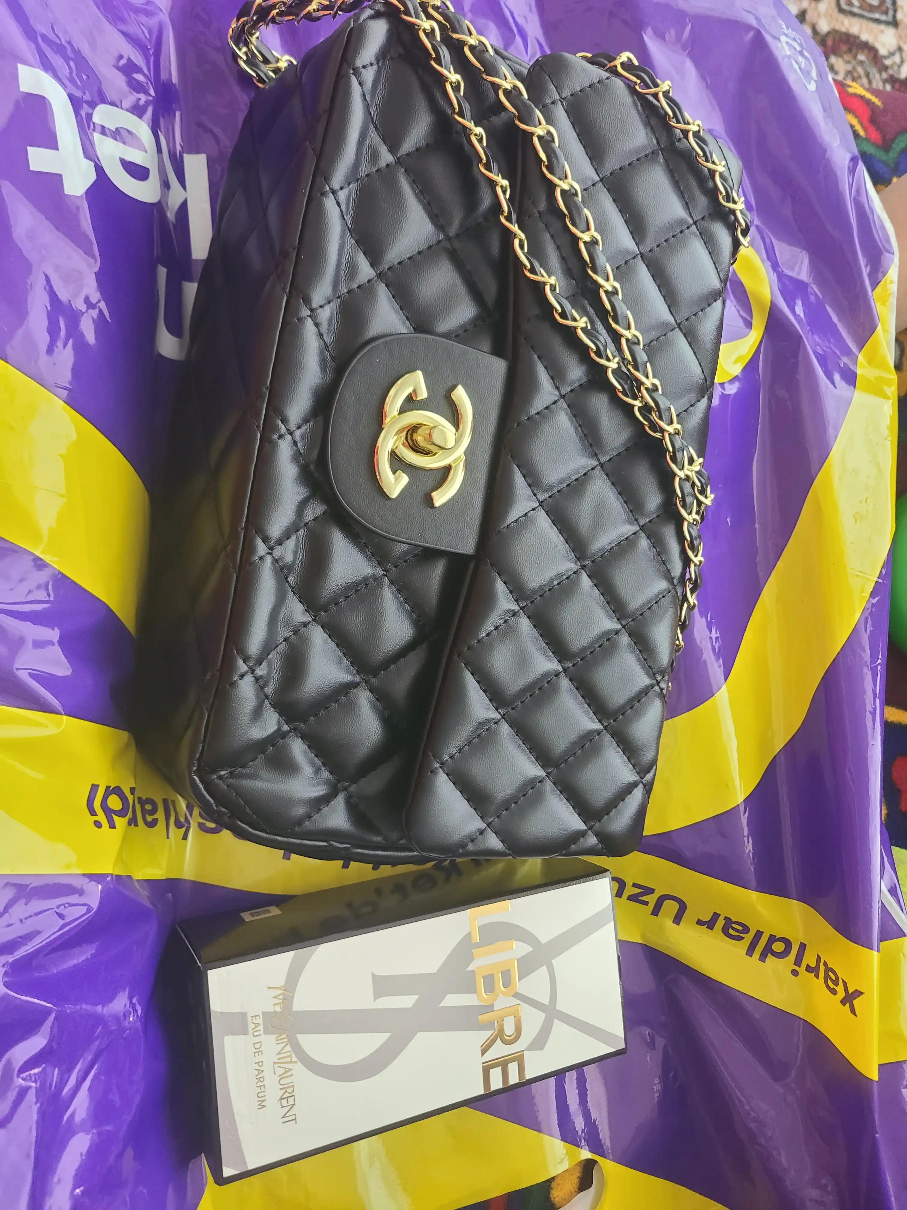 Chanel uslubidagi ayollar yelka sumkasi, zanjirli qavilgan model