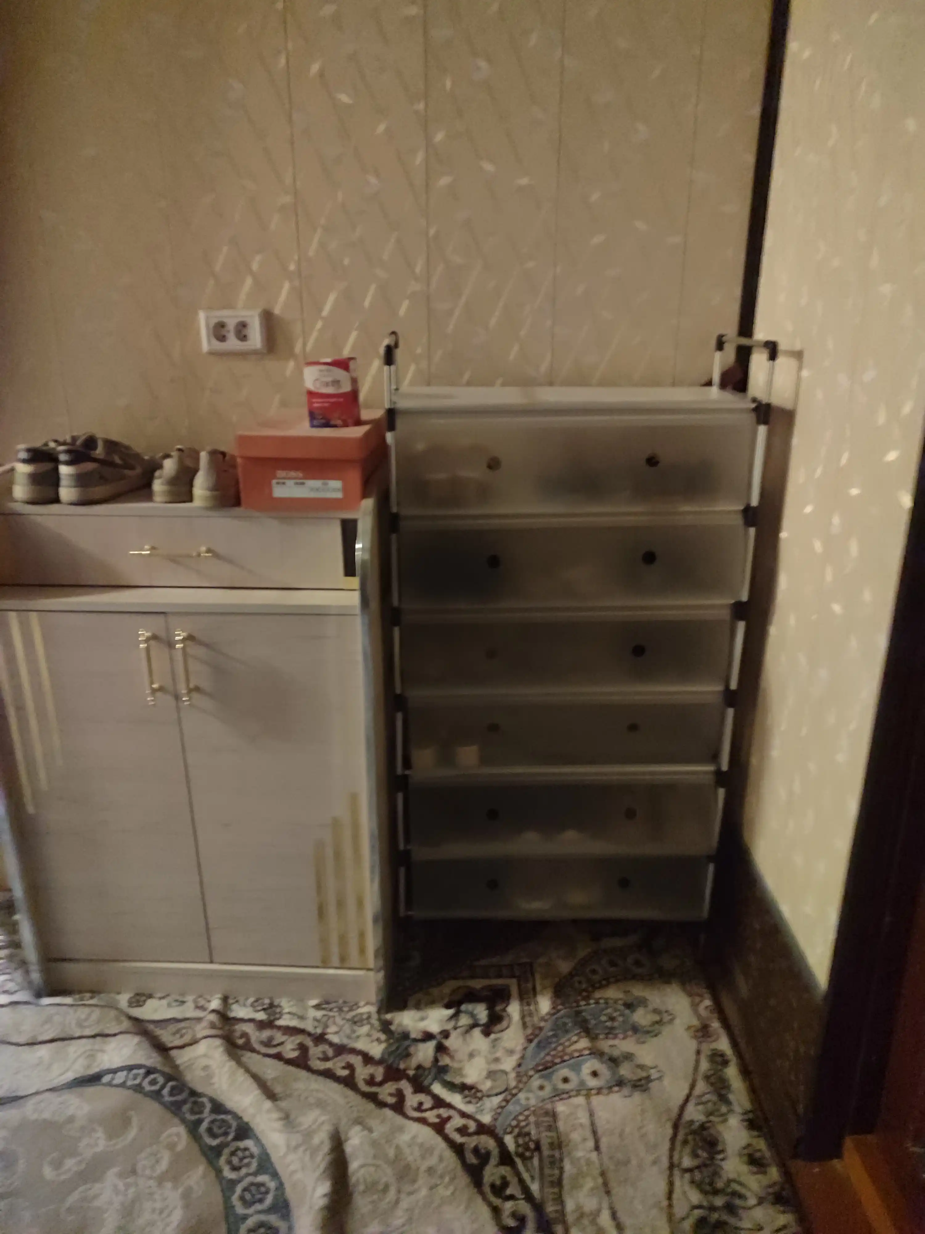 Ko‘p funksiyali 3 ta 1 da etajerka:poyabzal tagligi,poyabzal uchun taglik, tortmali ilgich