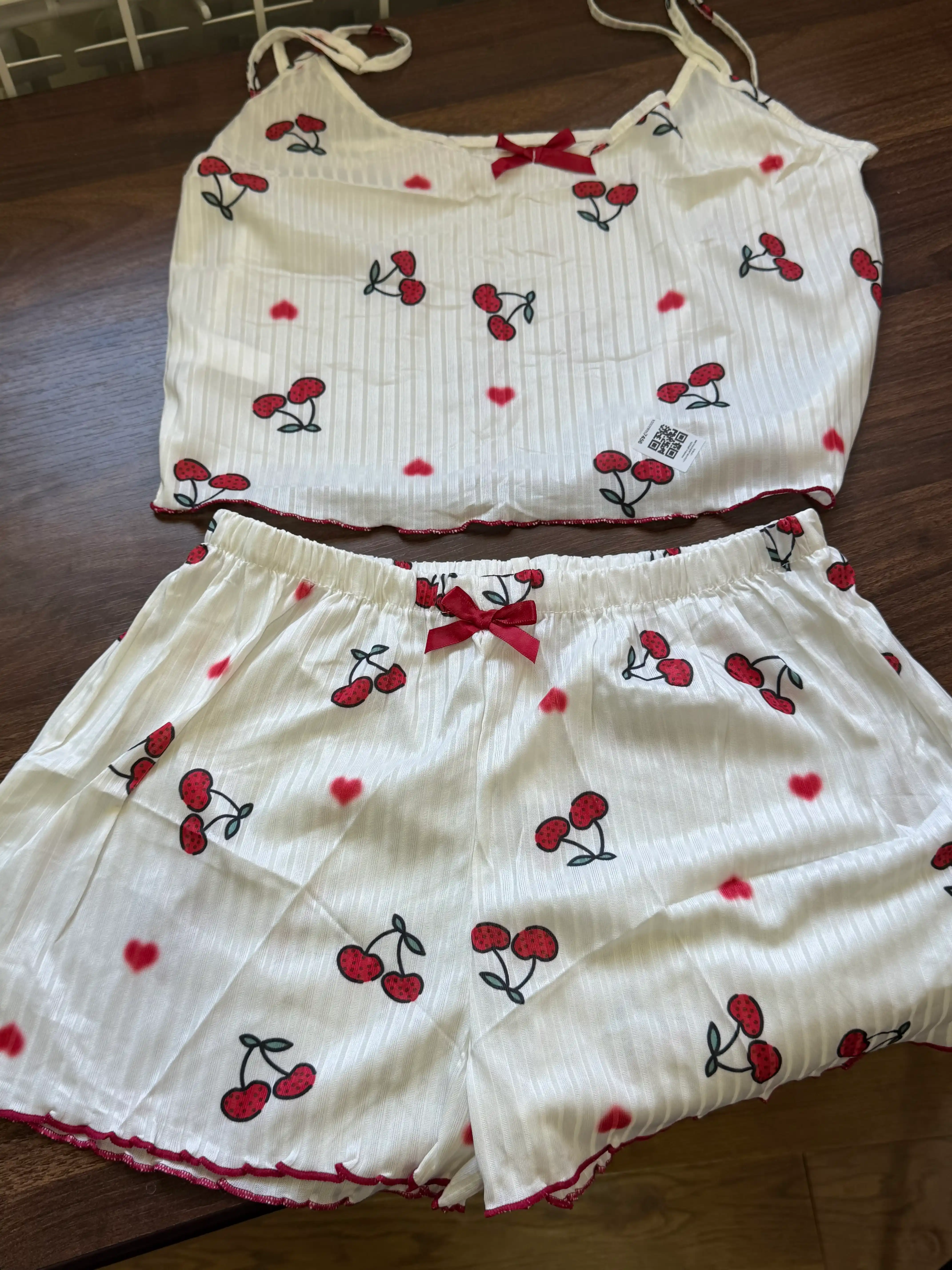 Cherry pijama to‘plami, top va shortiklar, ayollar uchun uy to‘plami, standart 44-48