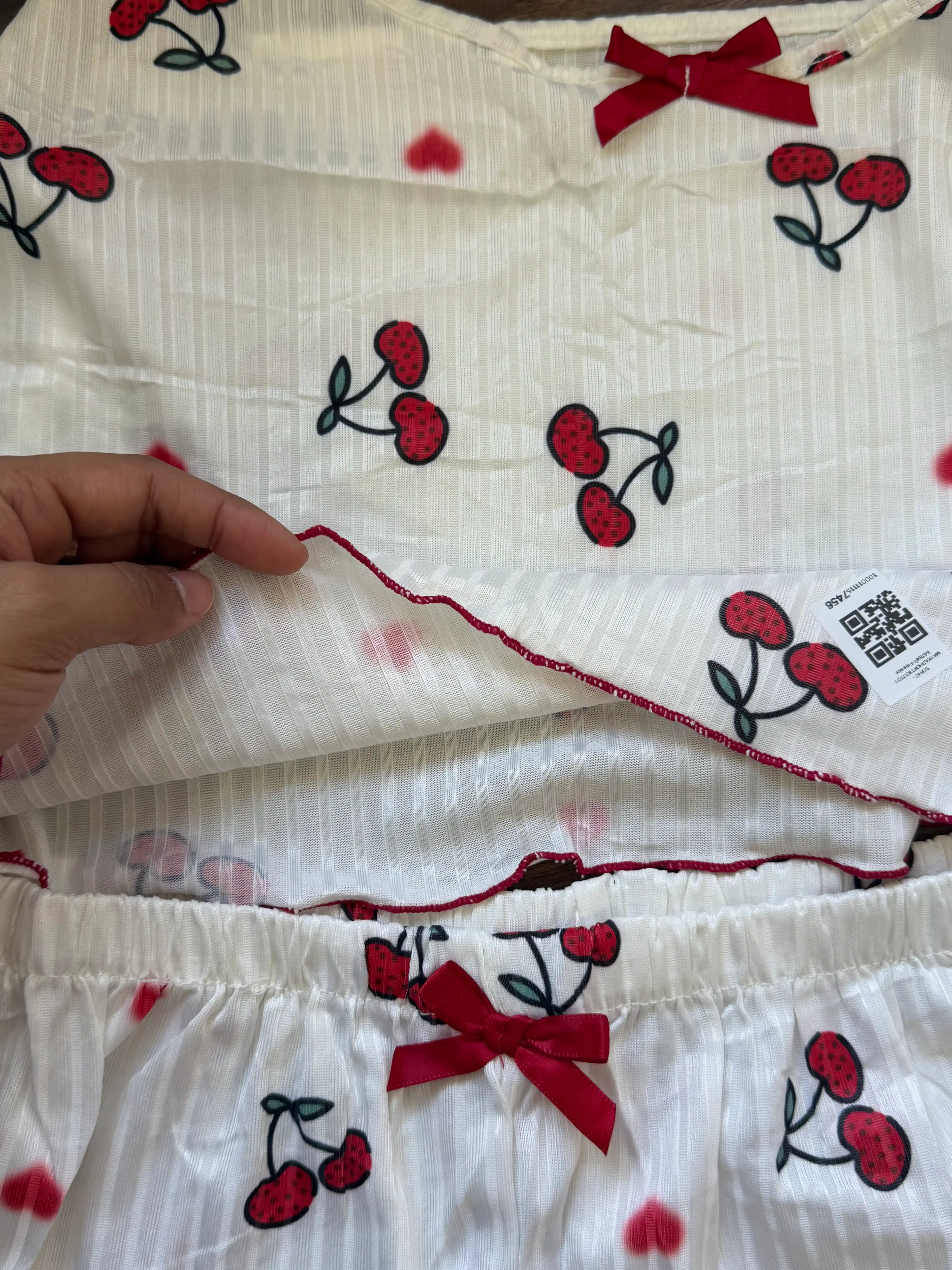 Cherry pijama to‘plami, top va shortiklar, ayollar uchun uy to‘plami, standart 44-48