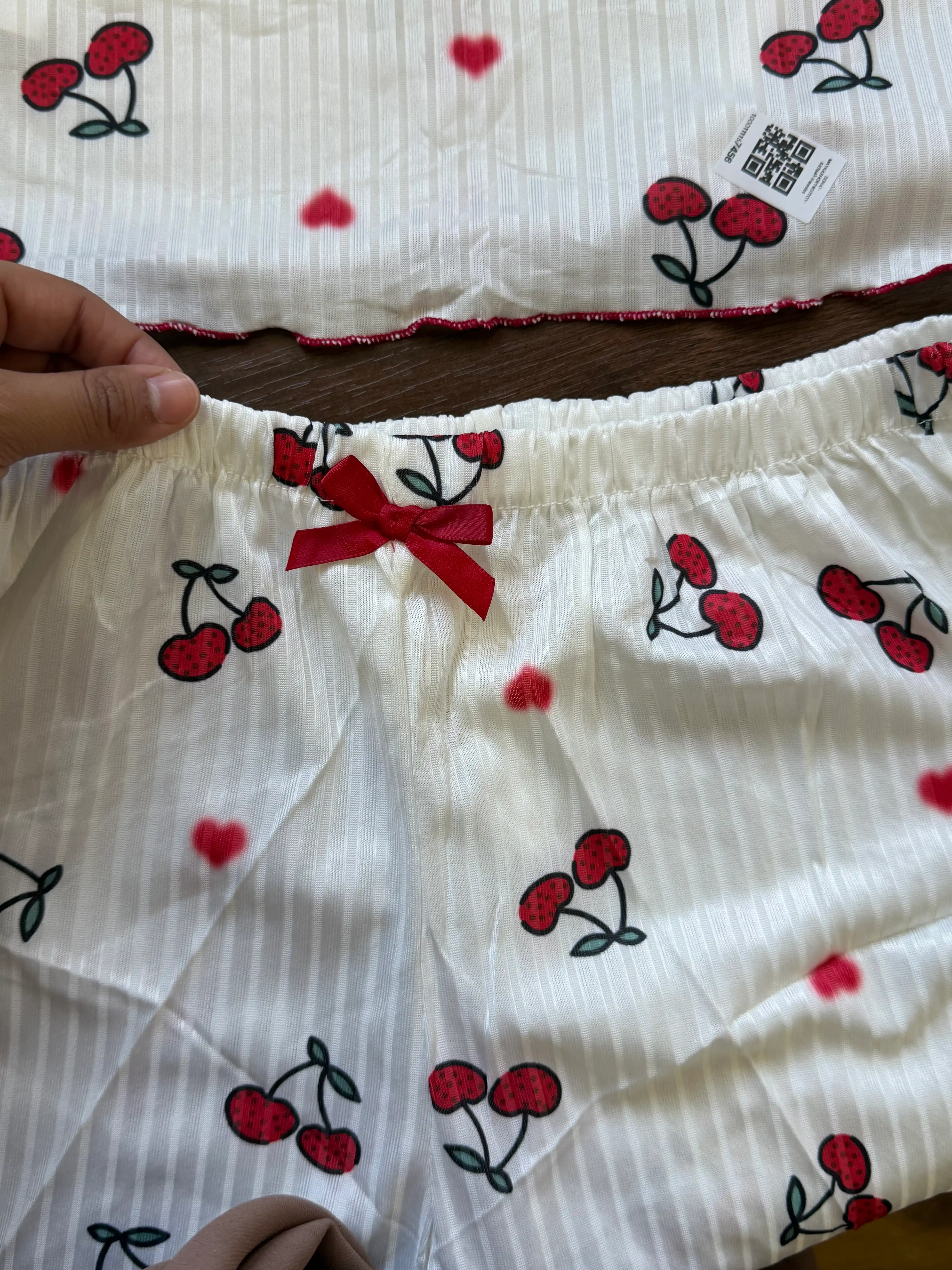Cherry pijama to‘plami, top va shortiklar, ayollar uchun uy to‘plami, standart 44-48