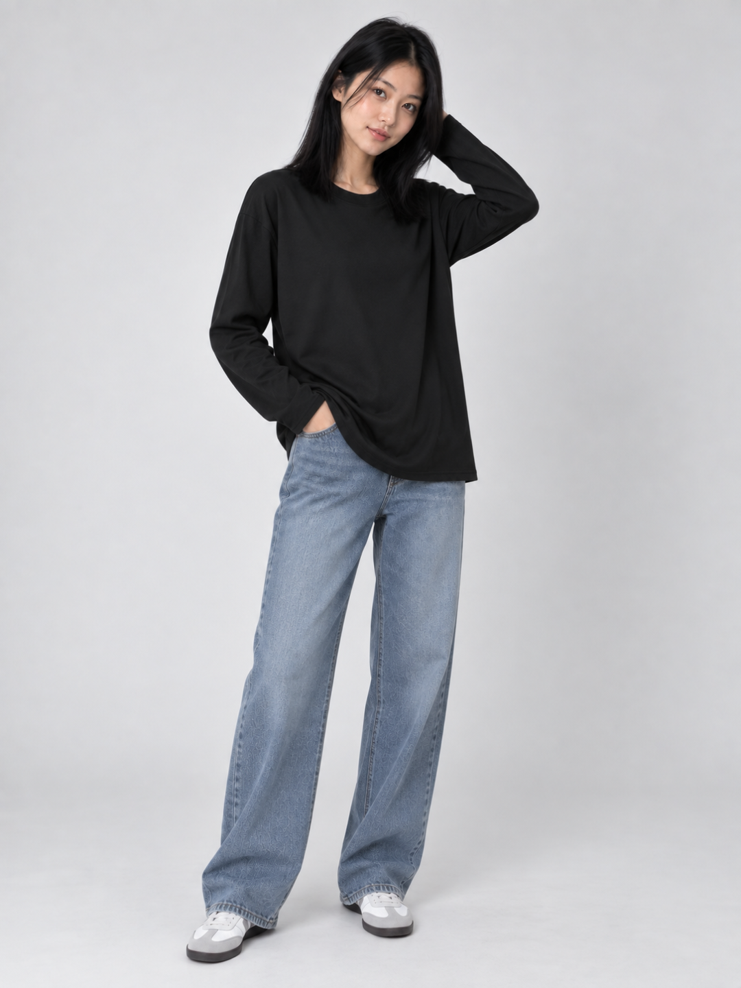 Ayollar uchun oversize longsliv, bir xil rangli, erkin bichim