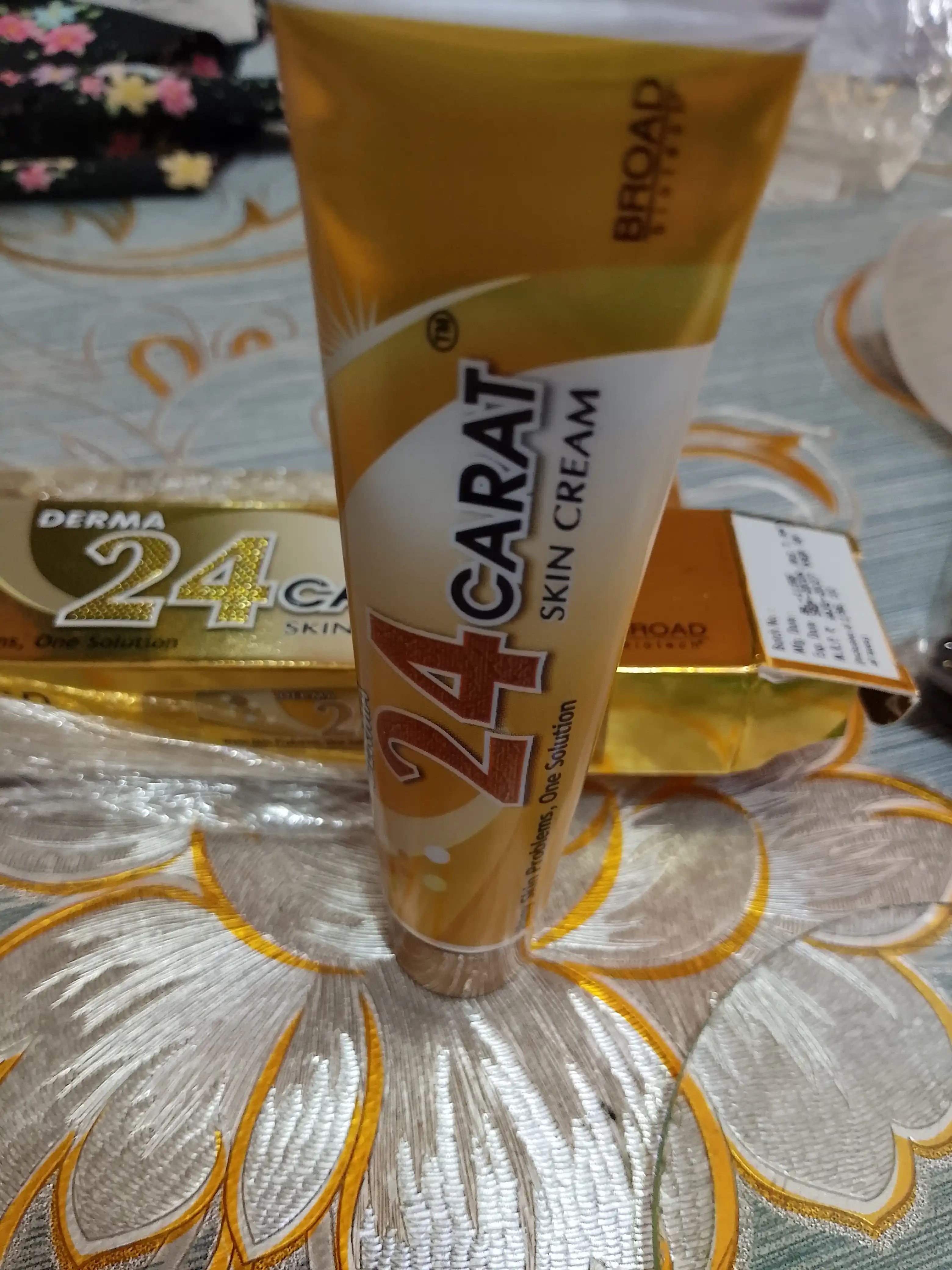 Крем для лица и тела Derma 24 Carat Skin Cream – универсальный крем