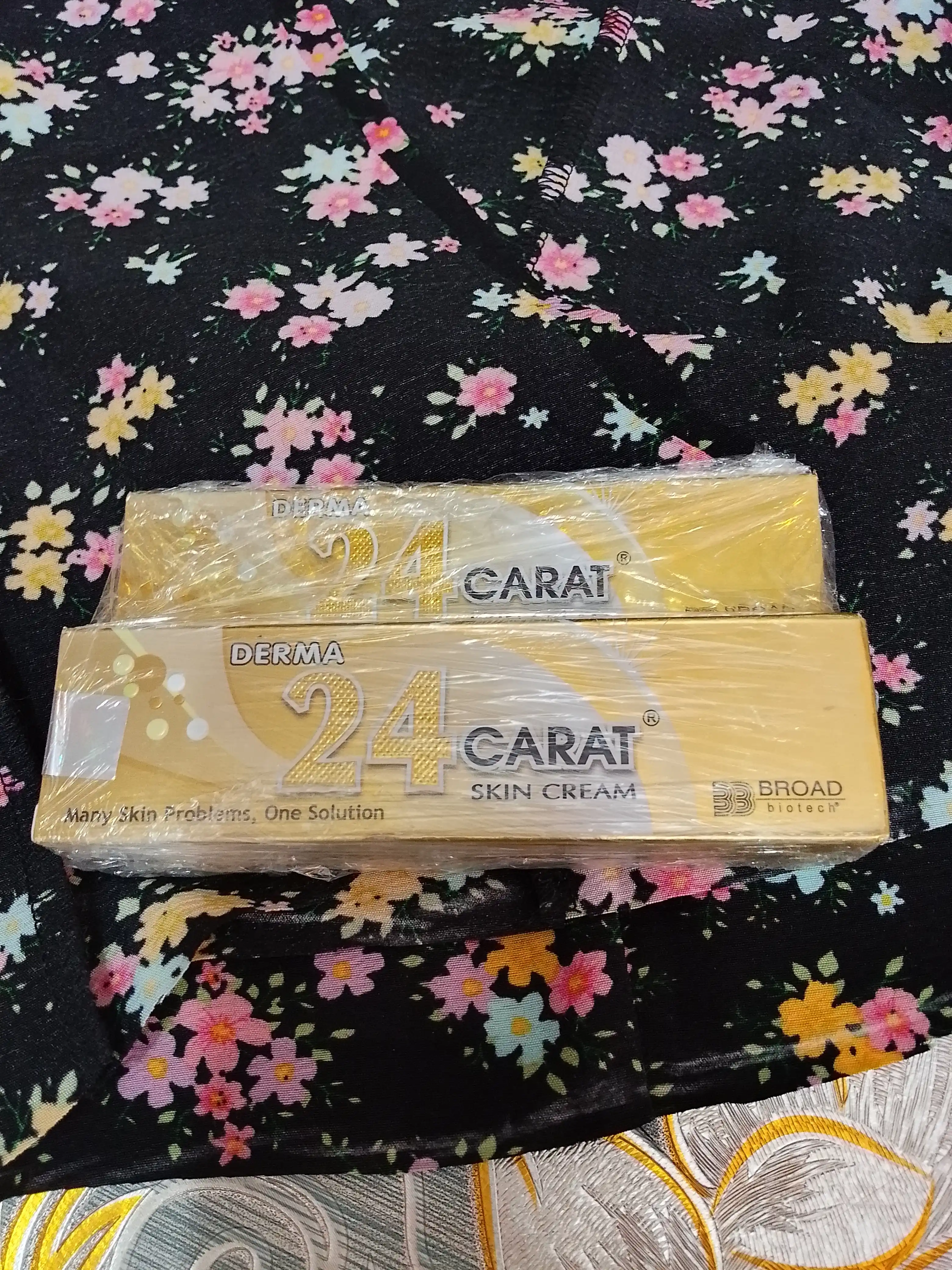 Крем для лица и тела Derma 24 Carat Skin Cream – универсальный крем