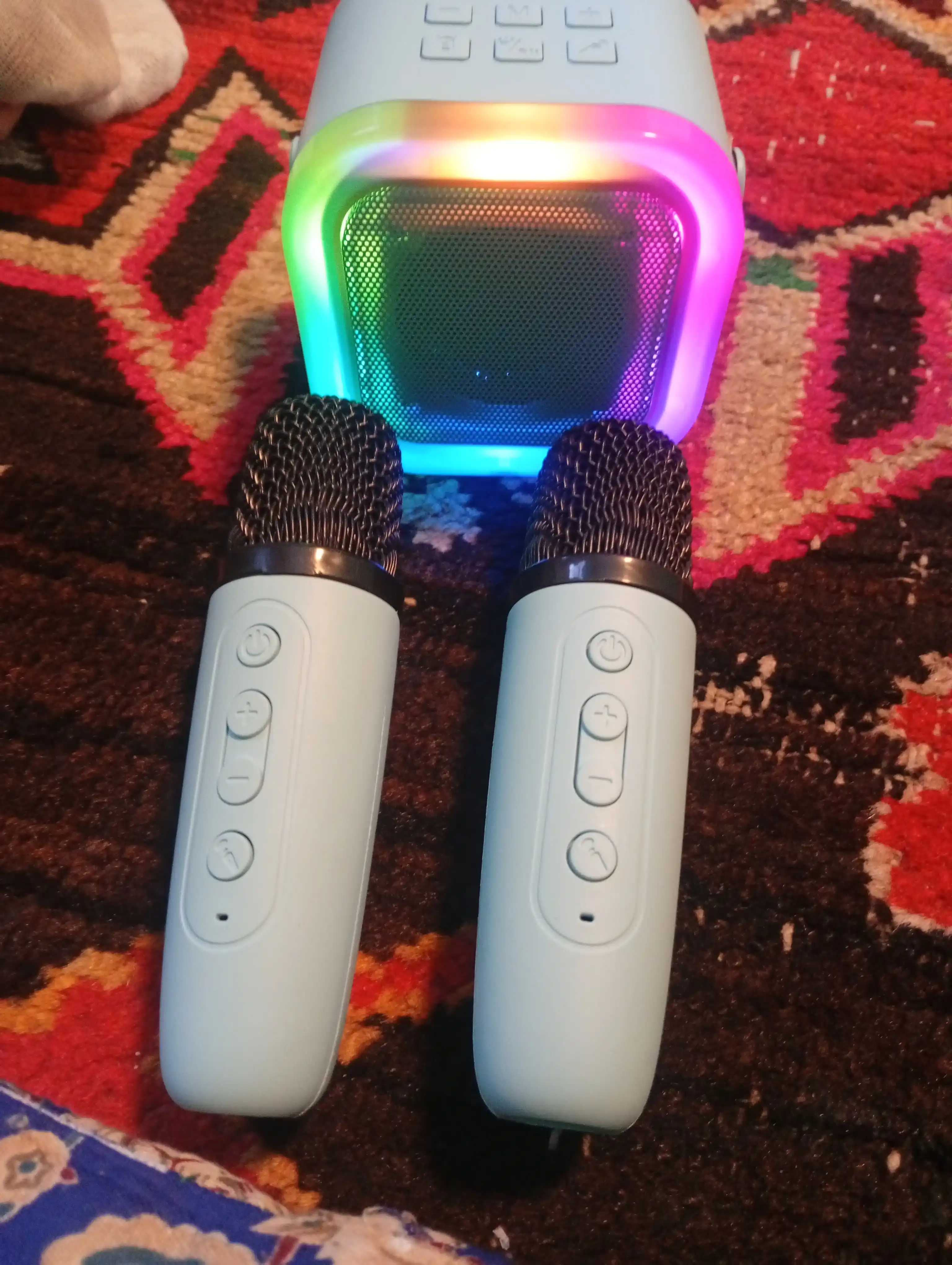 FIDGO Bluetooth karaoke kolonkasi, 2 ta mikrofon va RGB yoritish