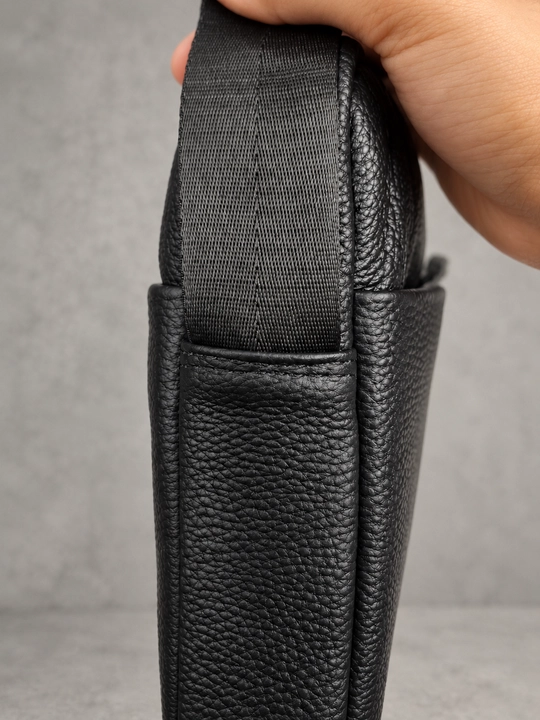 Erkaklar tabiiy charm yelkama sumkasi, 20×25 sm, 5 cho‘ntakli premium
