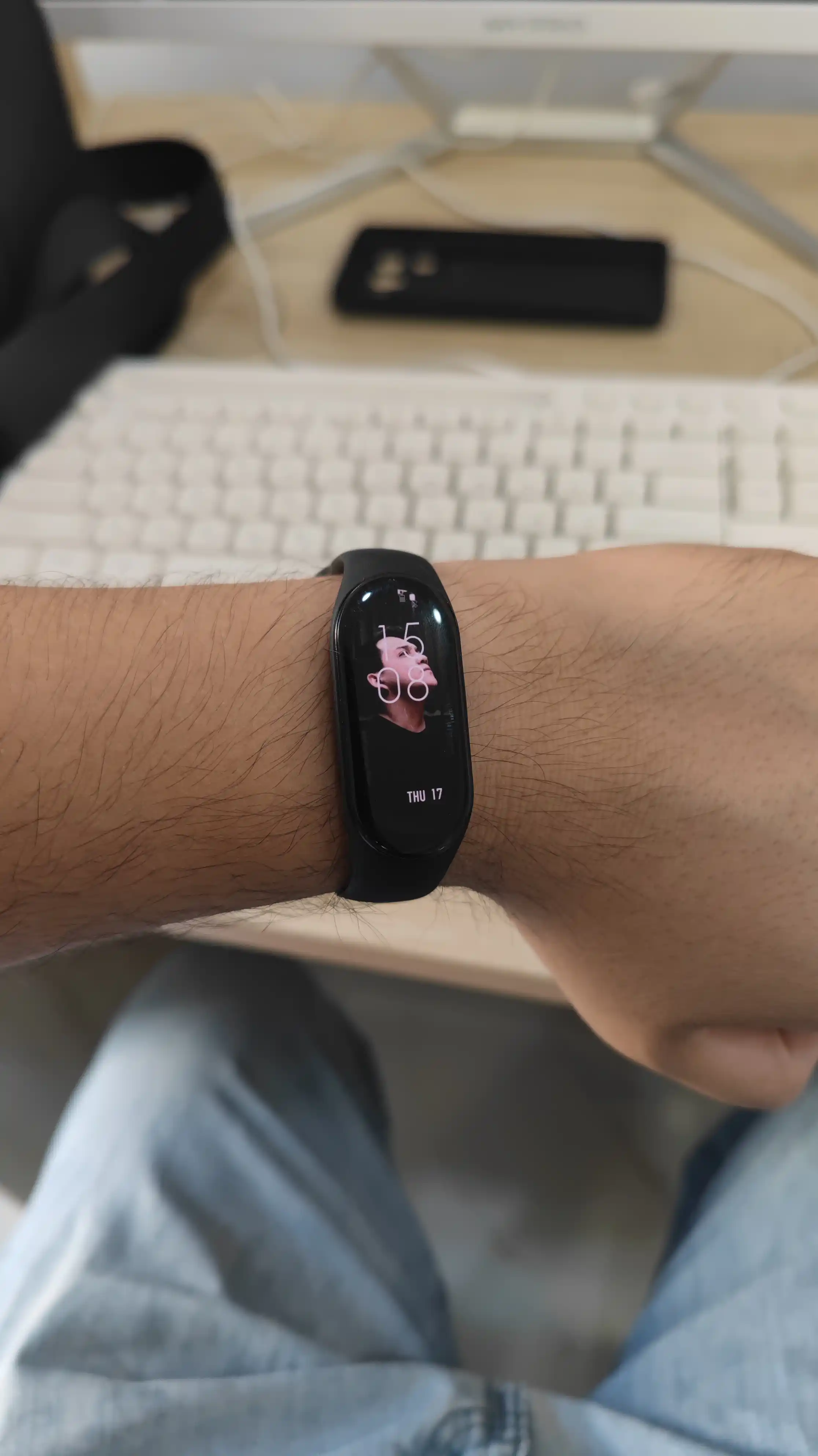 Xiaomi Mi Band 5, 6, 7 uchun silikon tasma
