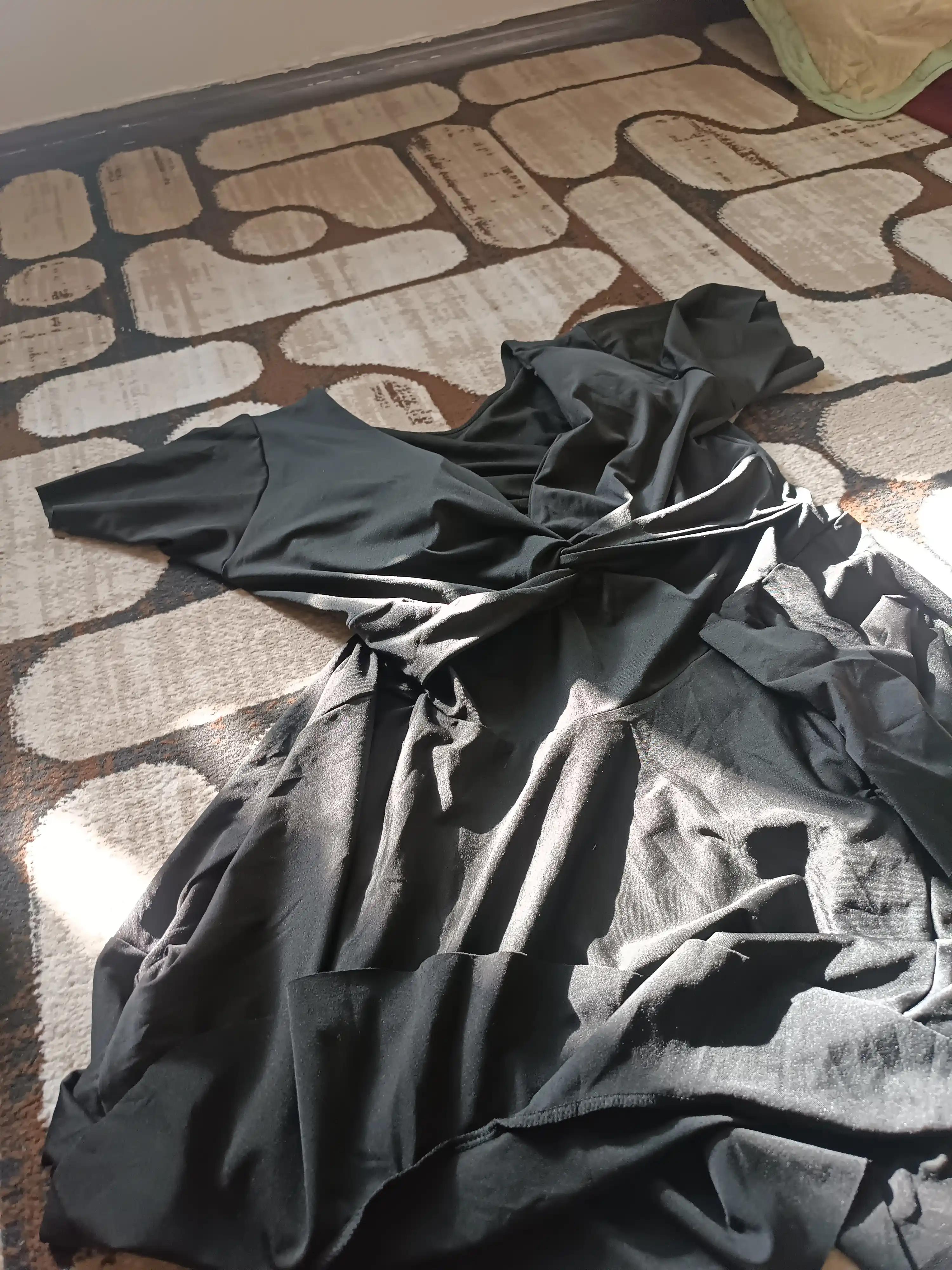 Ayollar cho‘milish libosi, shortikli, toraytiruvchi, katta o‘lchamlari L-4XL