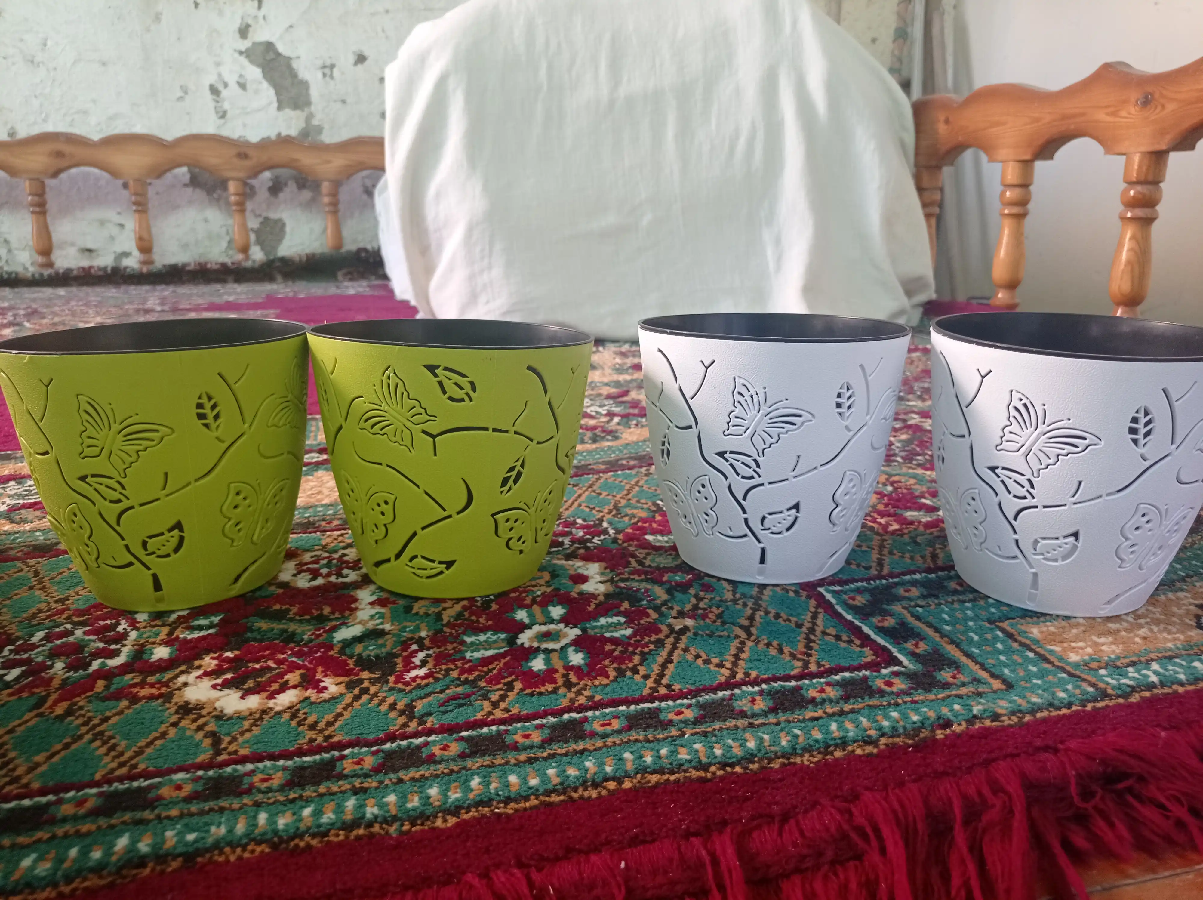 Plastik gul tuvagi KAPALAK gullar va dekorativ o‘simliklar uchun