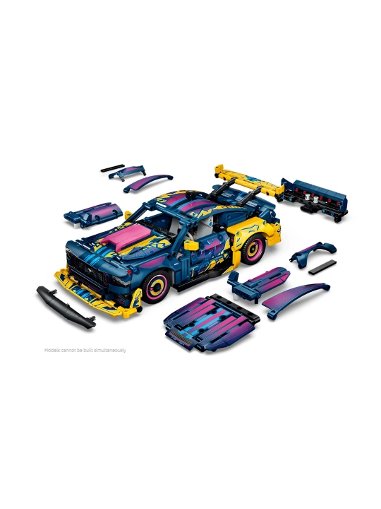 Конструктор LEGO Technic 42236 Тюнинг-гараж с автомобилем Ford Mustang GT