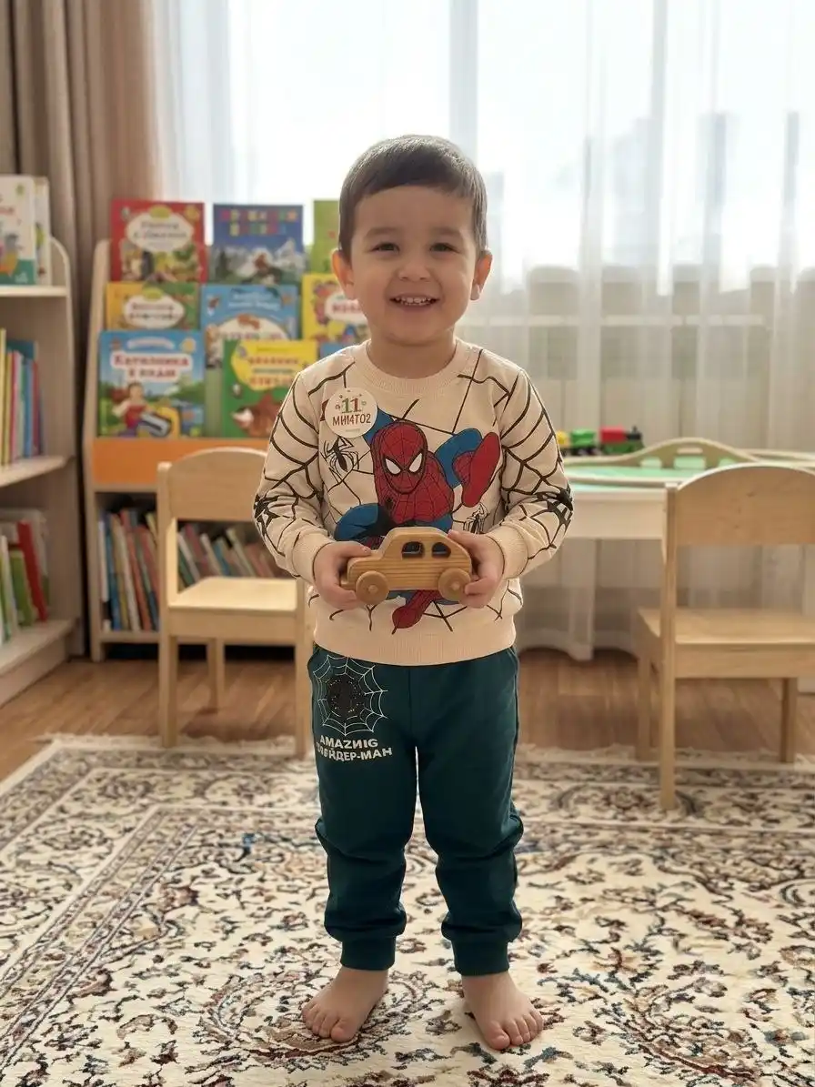 Стильная и модная одежда для мальчиков с изображением Челавек-Павук