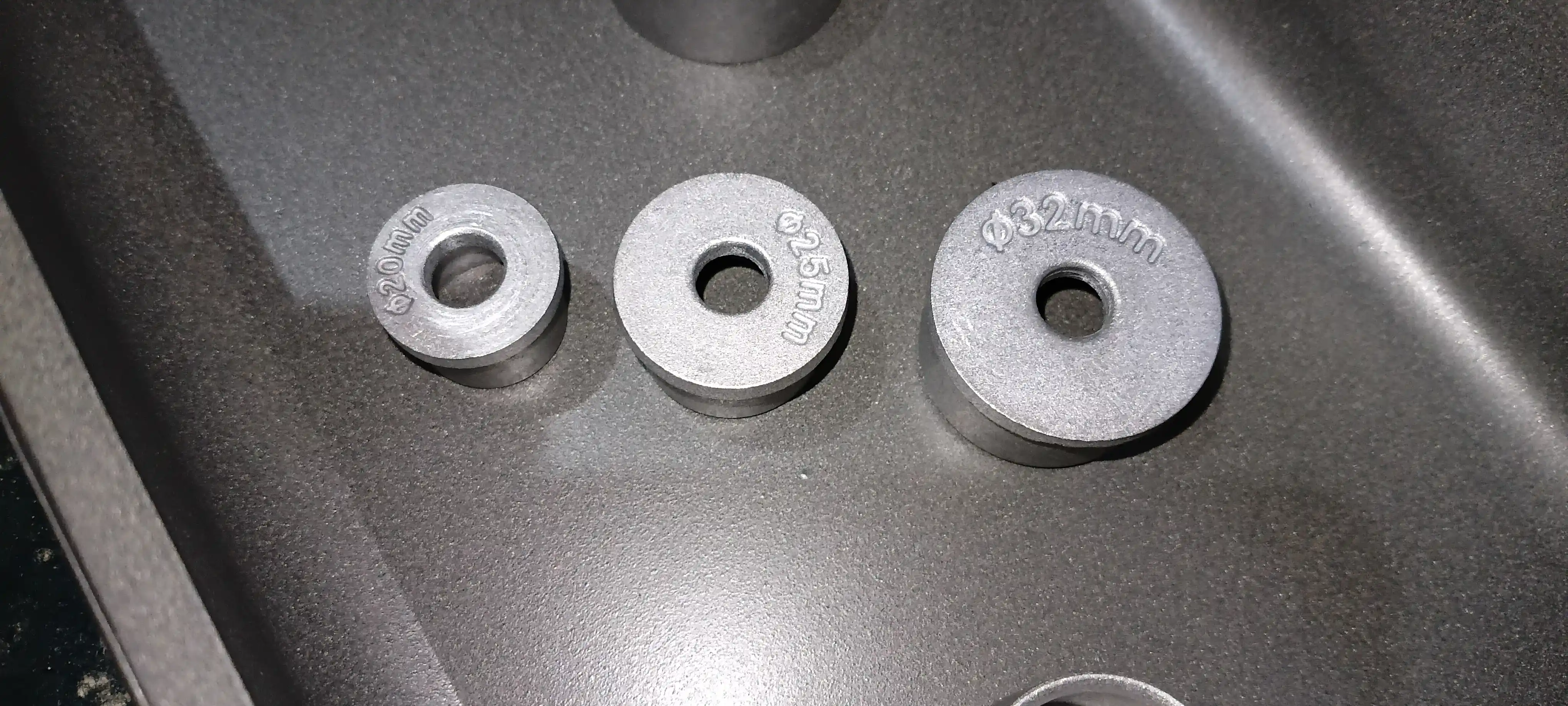 20-32, 20-63 mm nasadkali plastik quvurlar uchun santexnika dazmoli