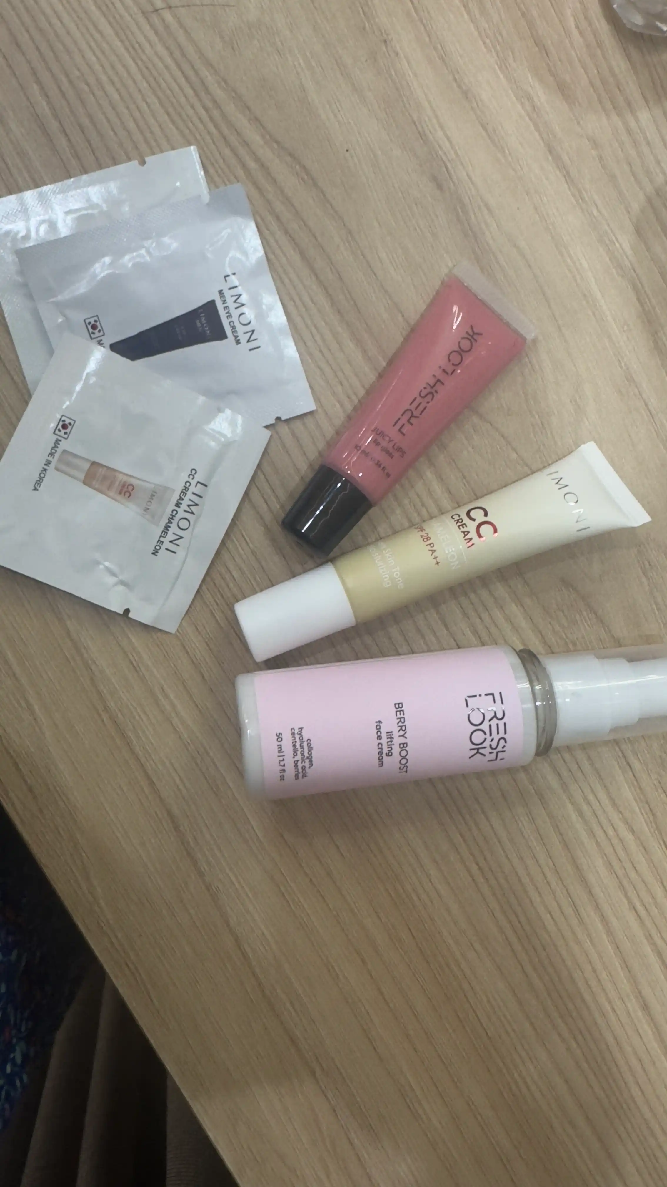 Набор средств для сохранения молодости кожи FRESH LOOK: лифтинг-патчи и лифтинг-крем