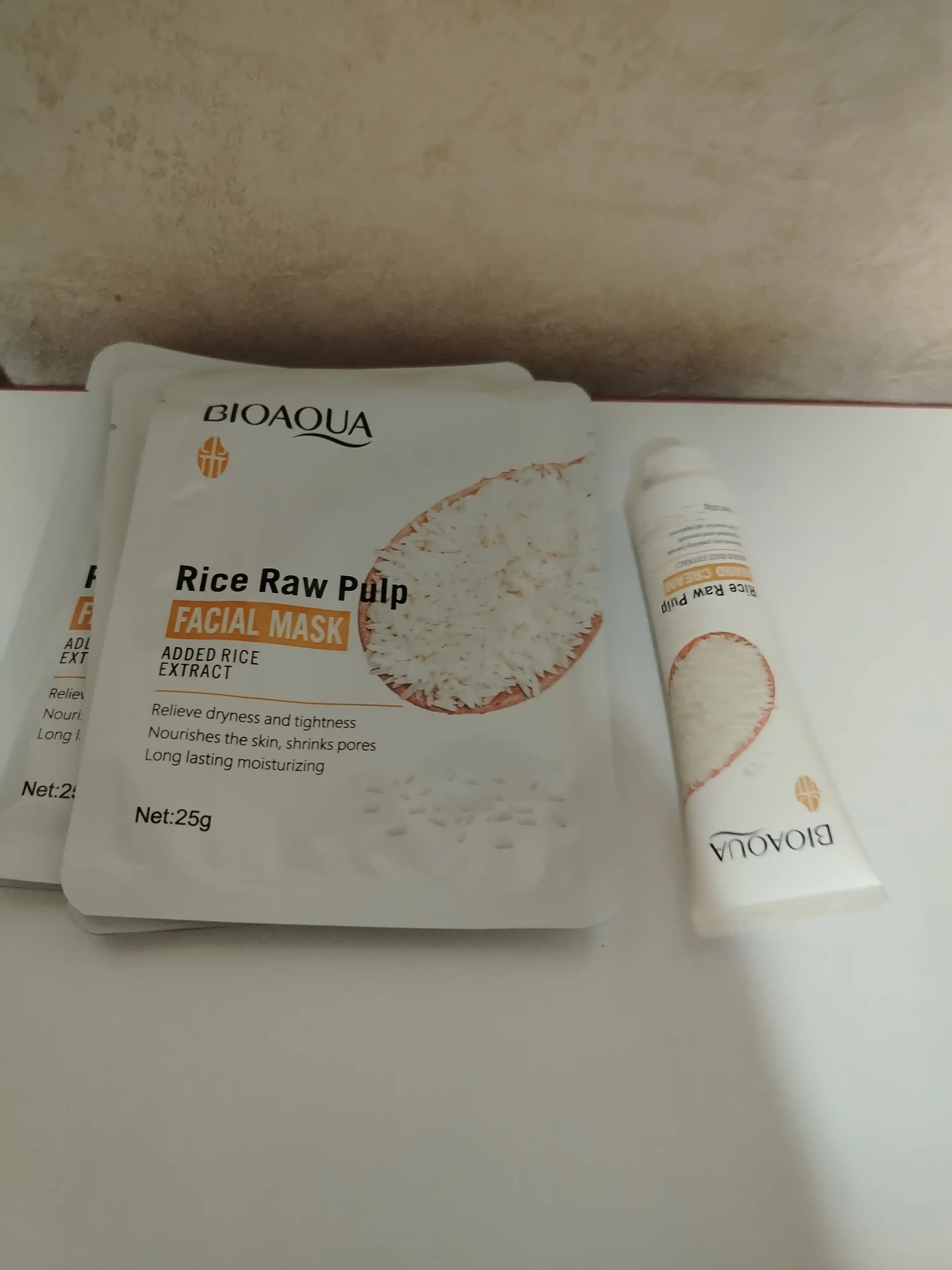 BIOAQUA Rice Raw Pulp yuz niqobi – kuchli namlantiruvchi, guruch ekstrakti bilan