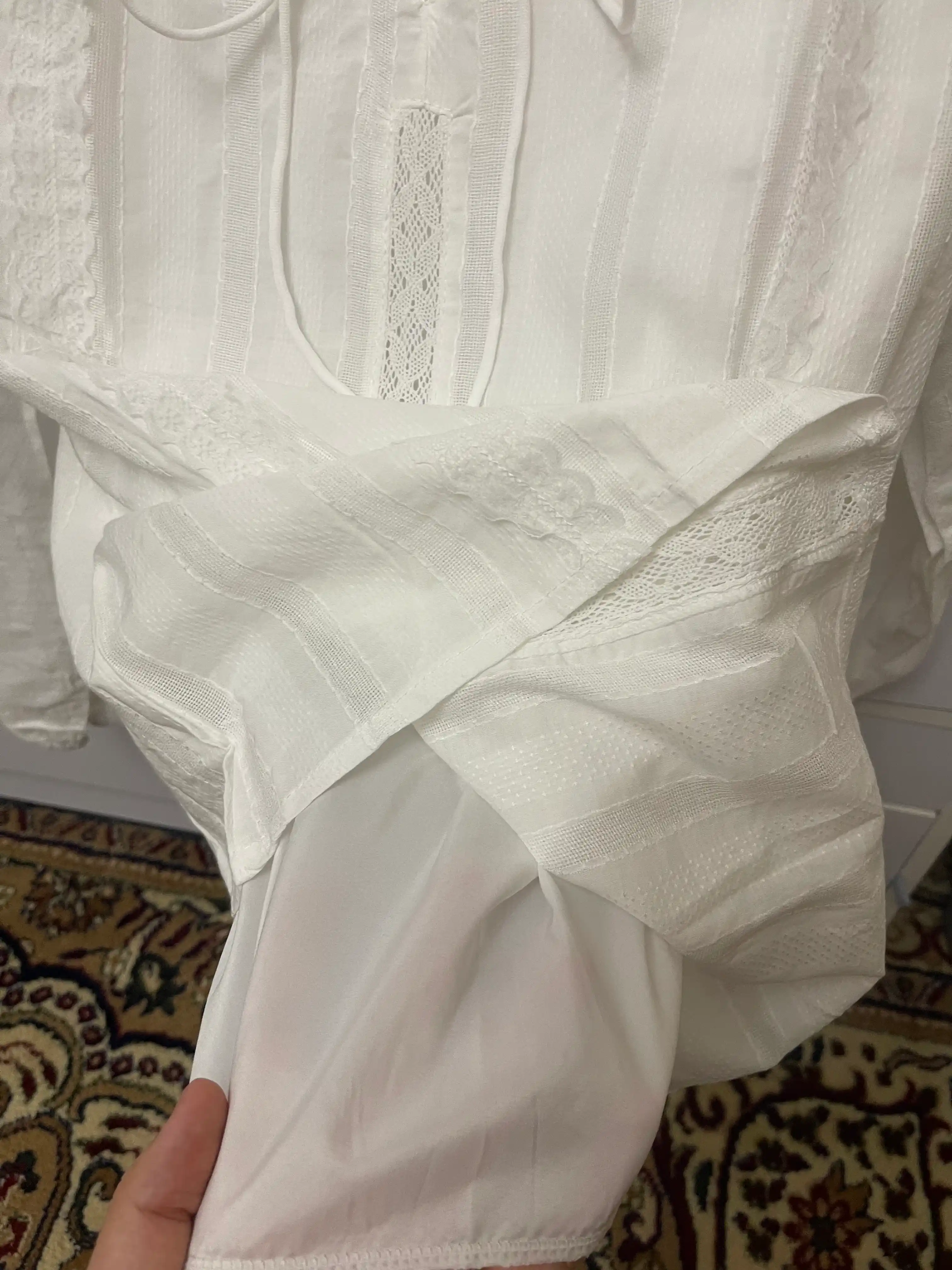 Ayol va qizlar uchun bluzkalar, maktab va ish uchun ko'fta