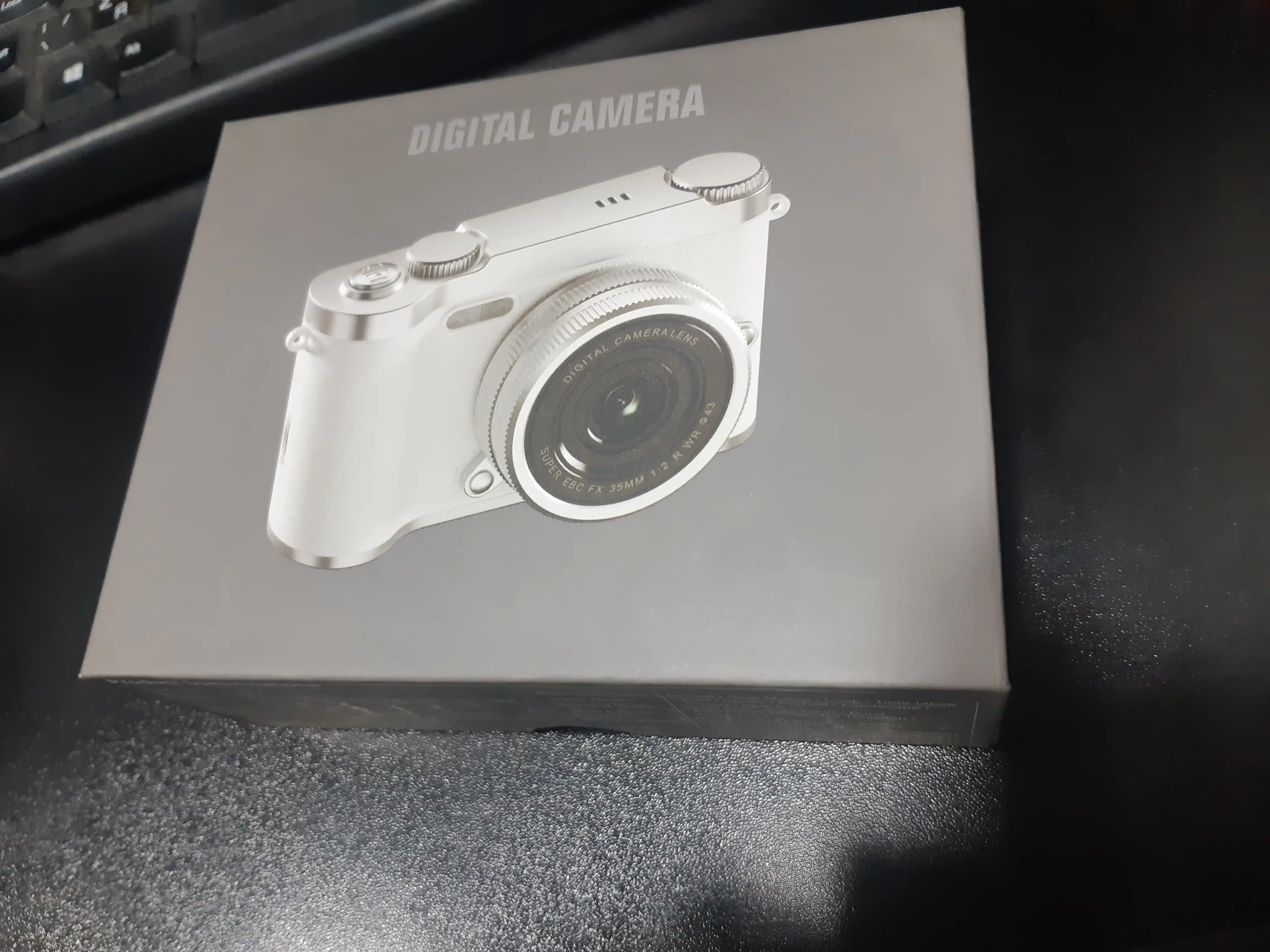 Portable digital point-and-shoot camera with HD 1080P, 8X digital zoom, AF focus