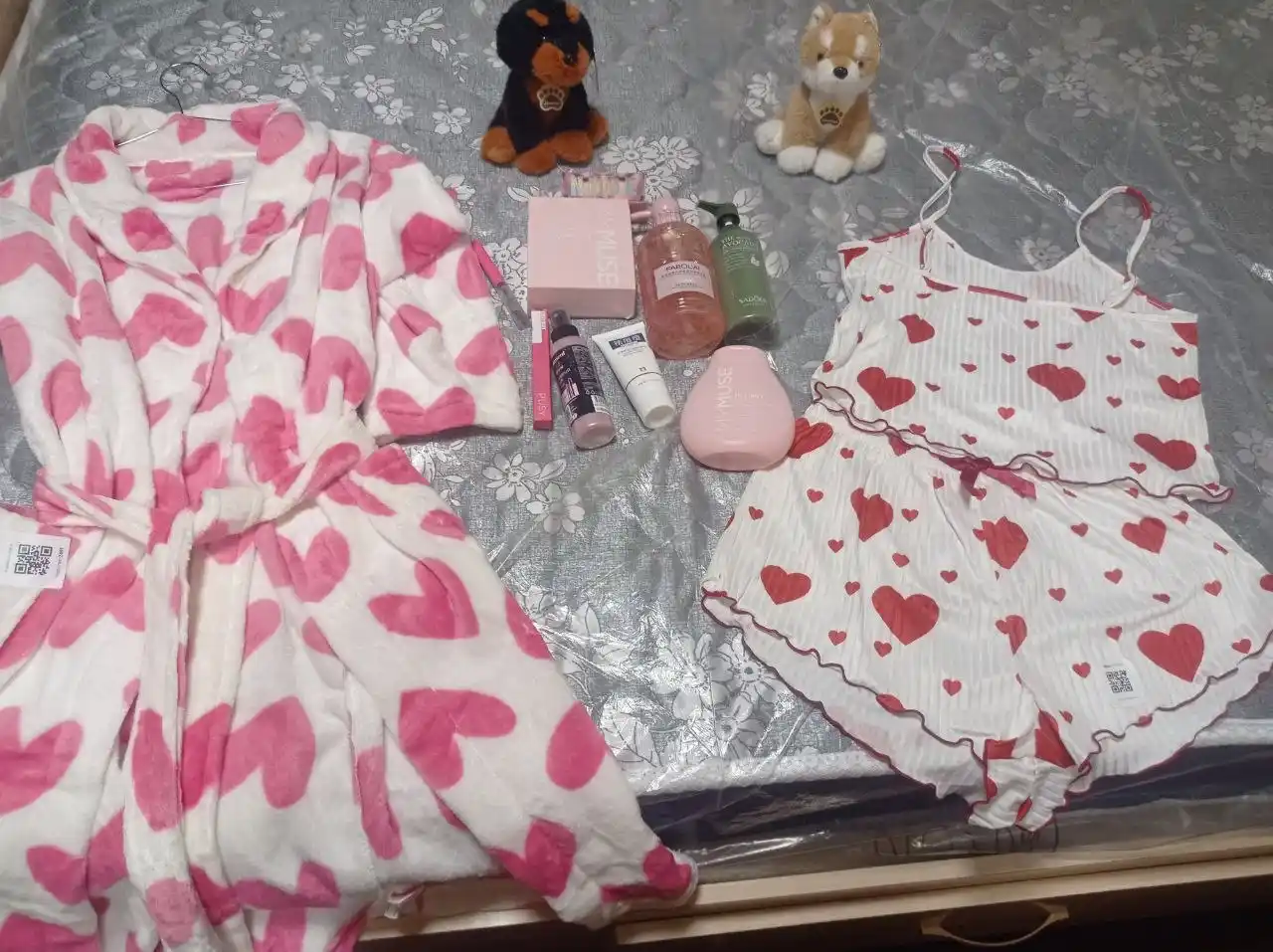Ayollar pijamasi shortikli, uy uchun kiyim komplekti 