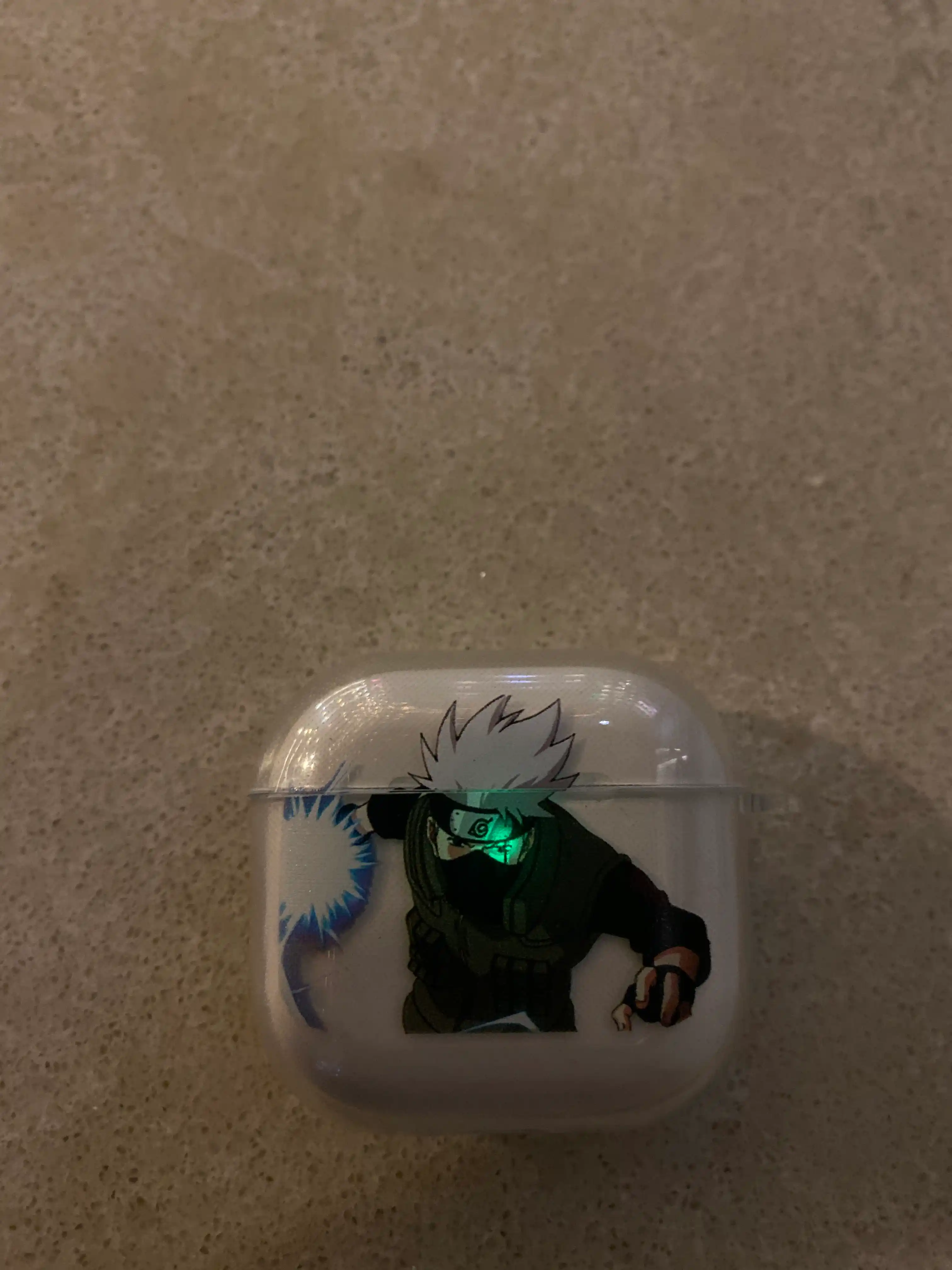 G'ilof AirPods quloqchinlar uchun karabin bilan, silikondan, anime Naruto dizayni bilan