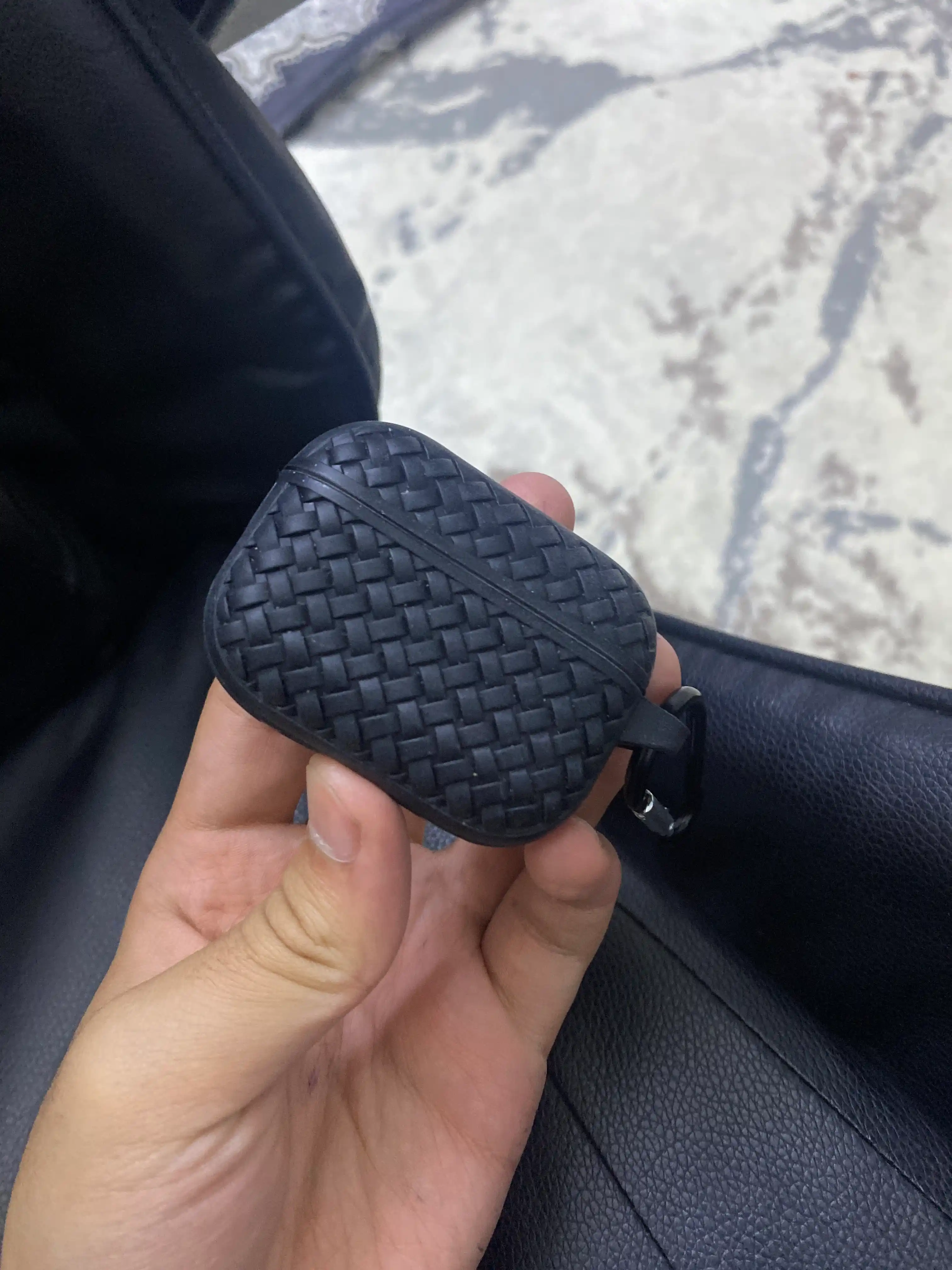 AirPods Pro / Pro 2 uchun himoya g‘ilofi, zamonaviy to‘qima dizayn, karabinli