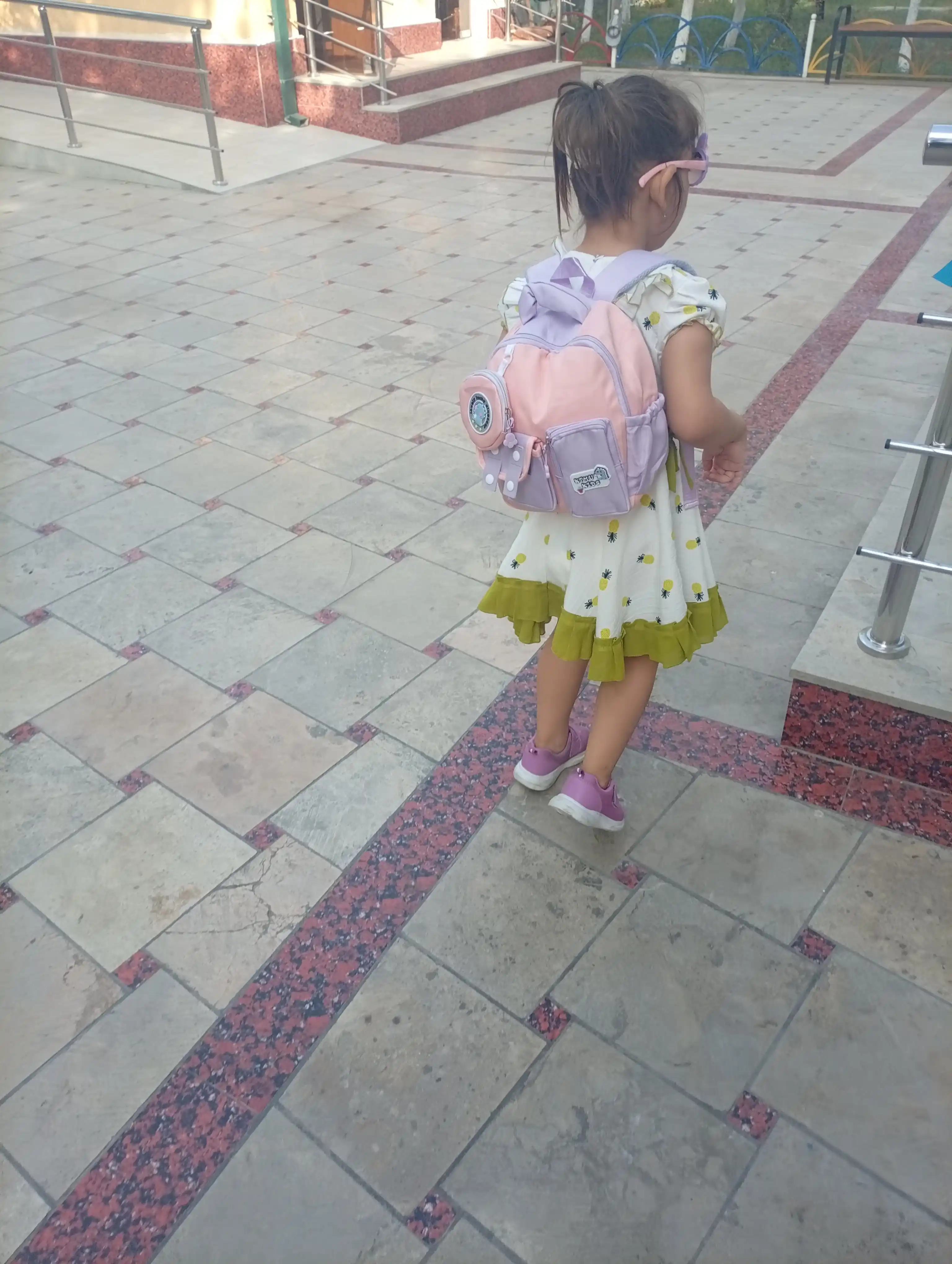 Bog‘cha va sayr uchun bolalar ryukzagi, cho‘ntakli kichik maktabgacha ryukzak