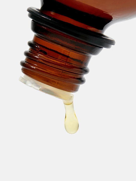 Jojoba moyi terini, sochlarni va tirnoqlarni namlash va oziqlantirish uchun