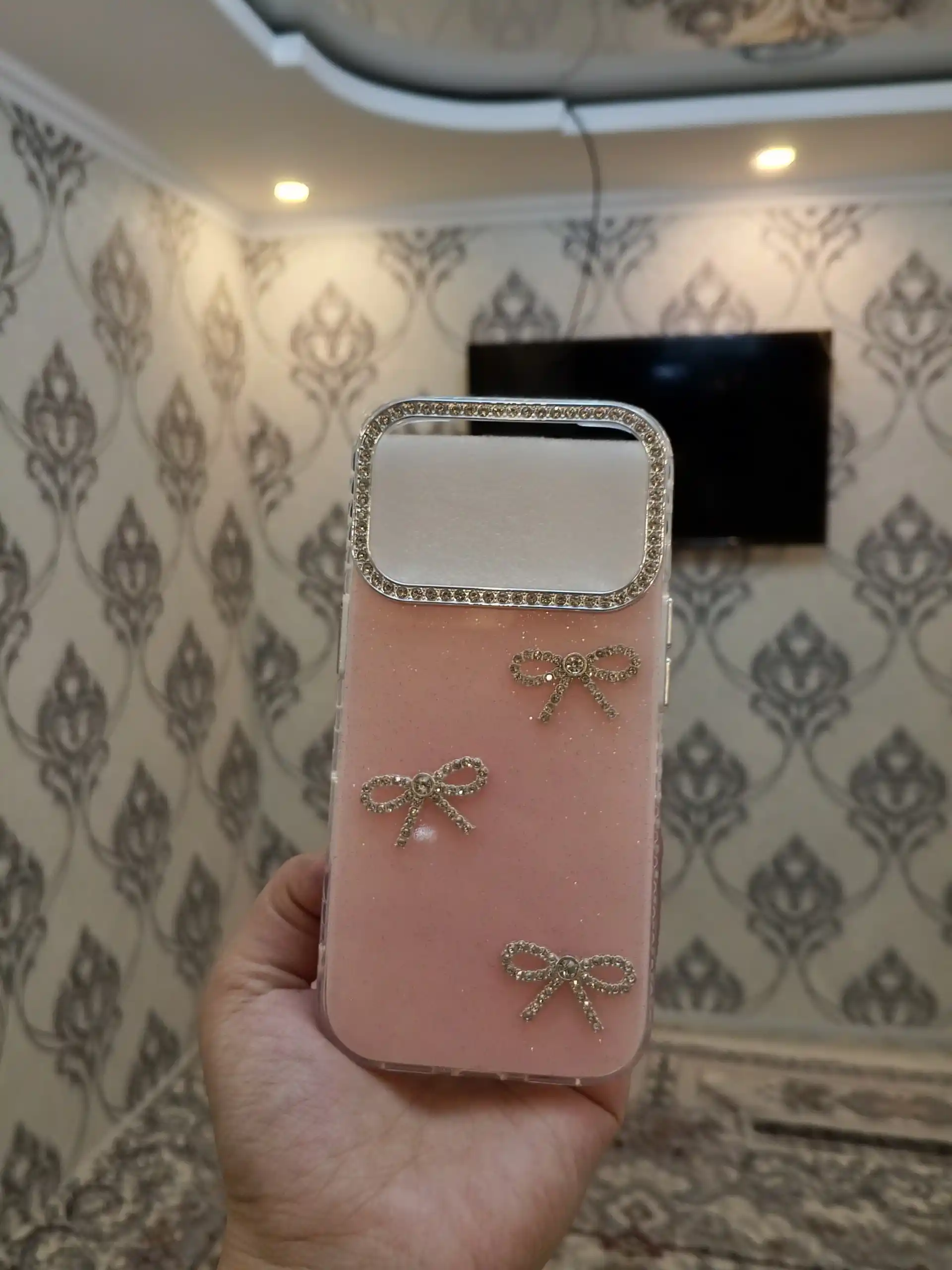 ZASHITNI CHIXOL IPHONE 16 pro, 16 Pro Max,17 Pro, 17 Pro Max silikoniviy