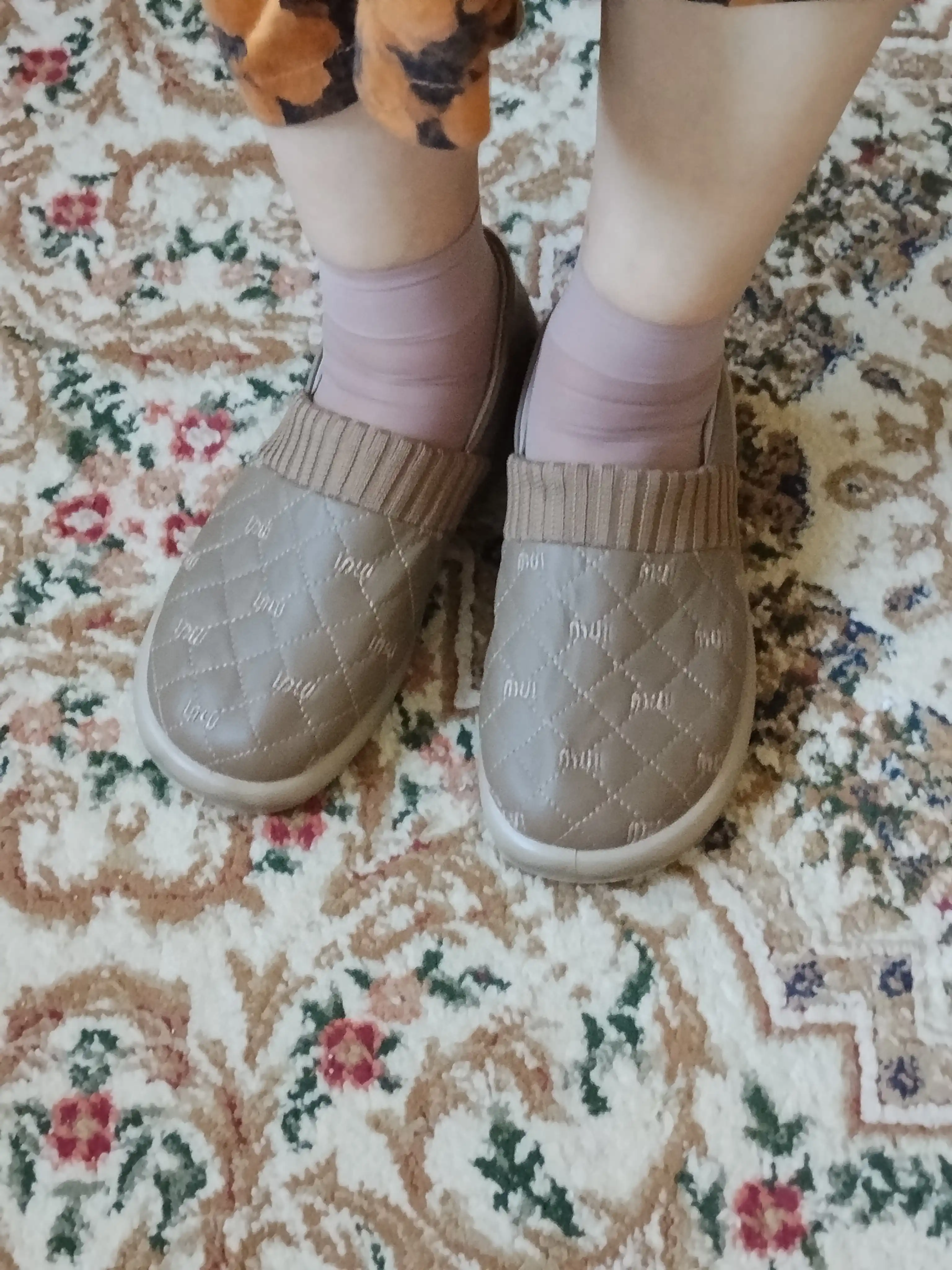 Ayollar oyoq kiyimi — sliponlar, loferlar, mokasinlar, kuzgi oyoq kiyimlar