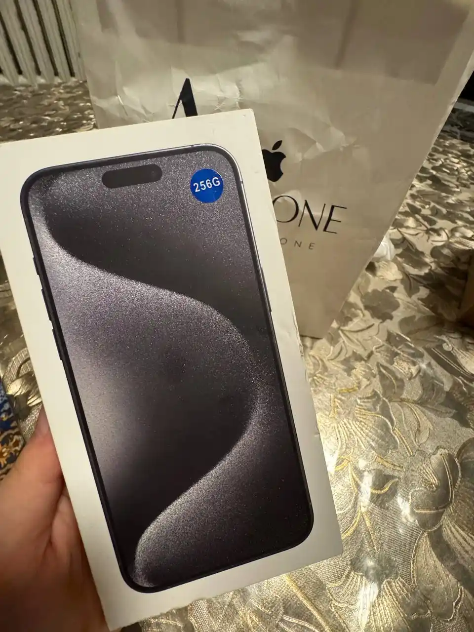 Smartfon iPhone 15 Pro / ProMax, 128/256 GB, SIM+ESIM, g'ilof+ shisha sovg'a sifatida