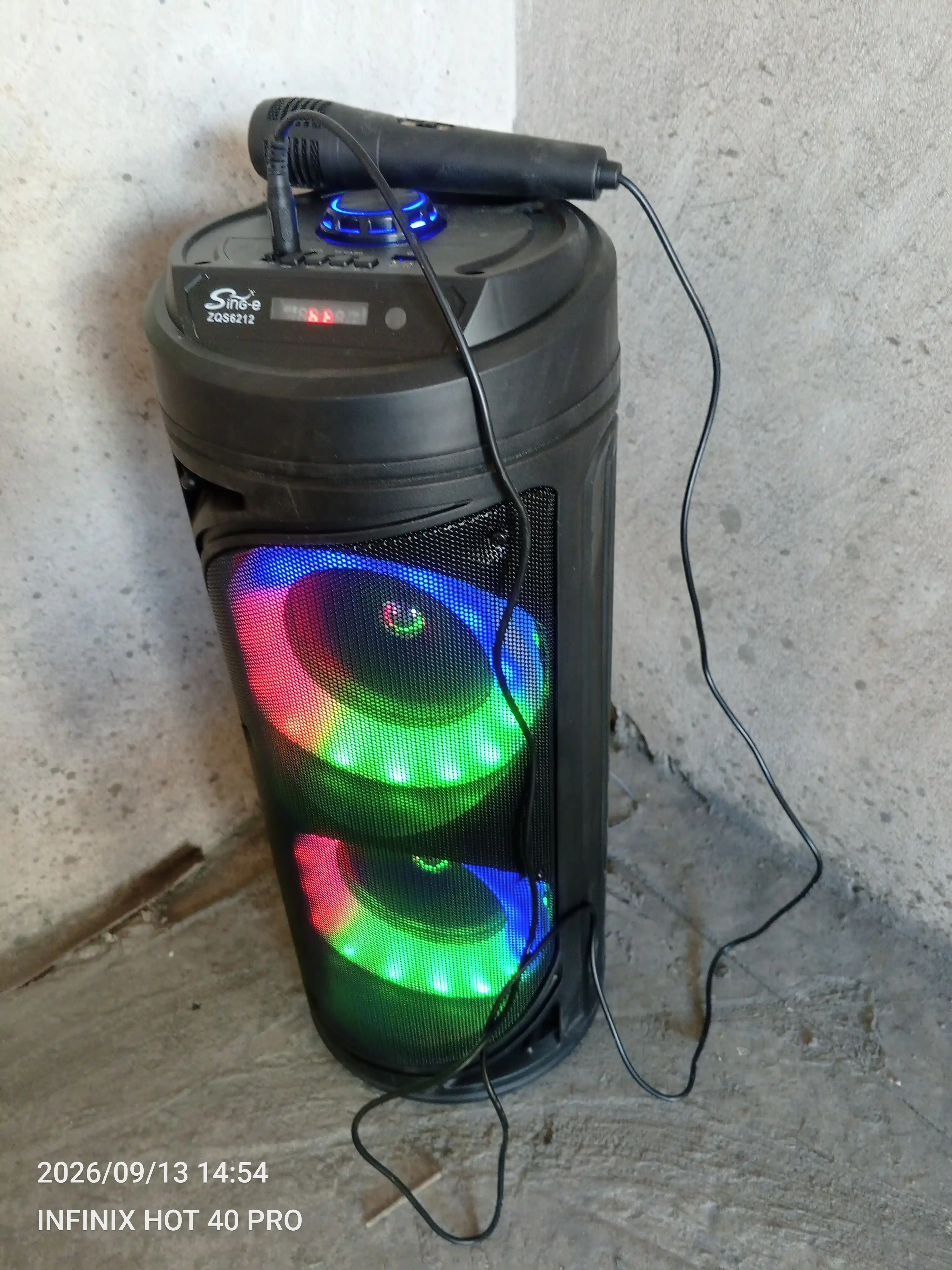 Караоке колонка ZQS6212 Bluetooth, 51 см, с микрофоном, световым эффектом RGB