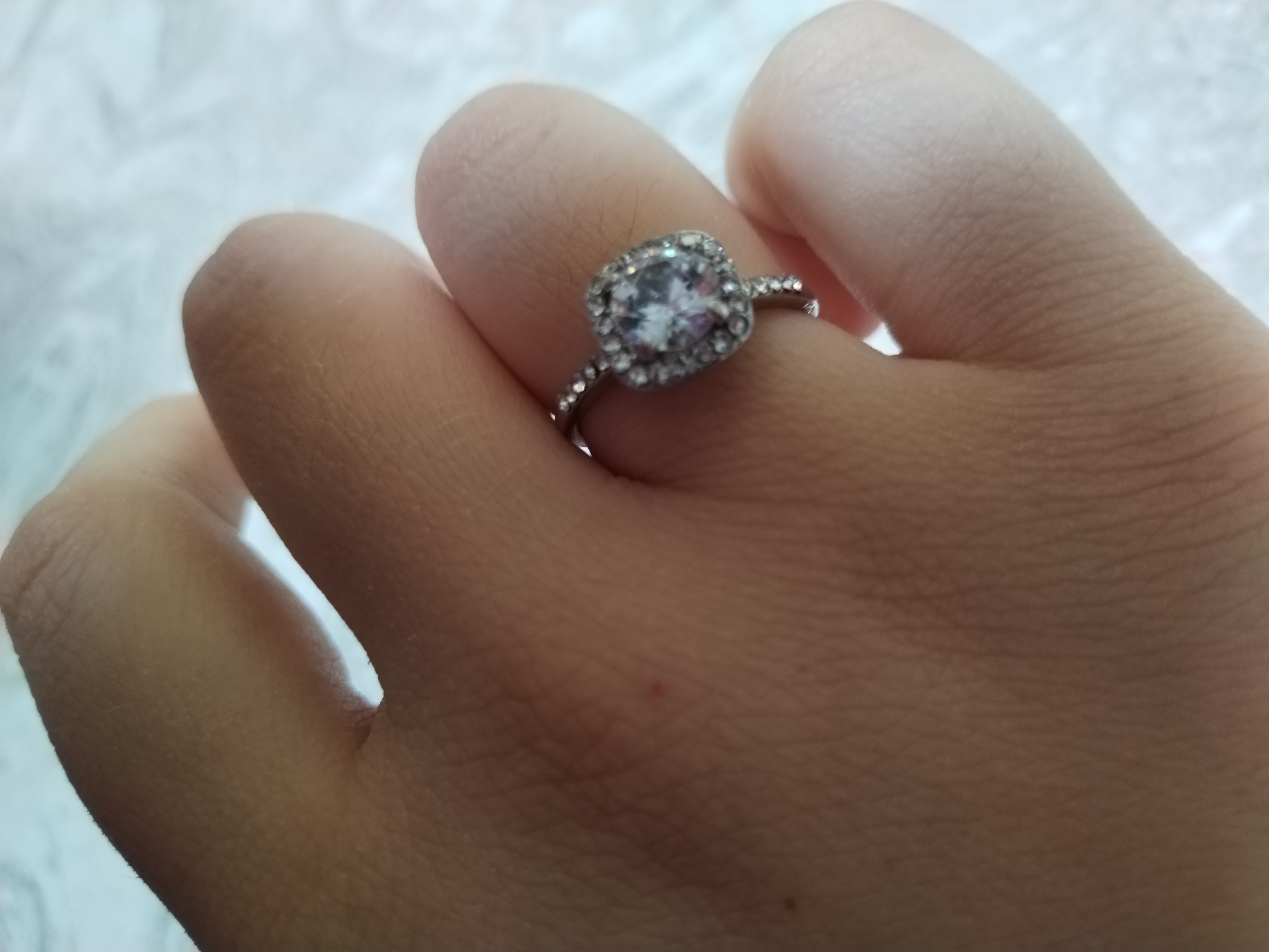 Серебристое кольцо для девушек и женщин