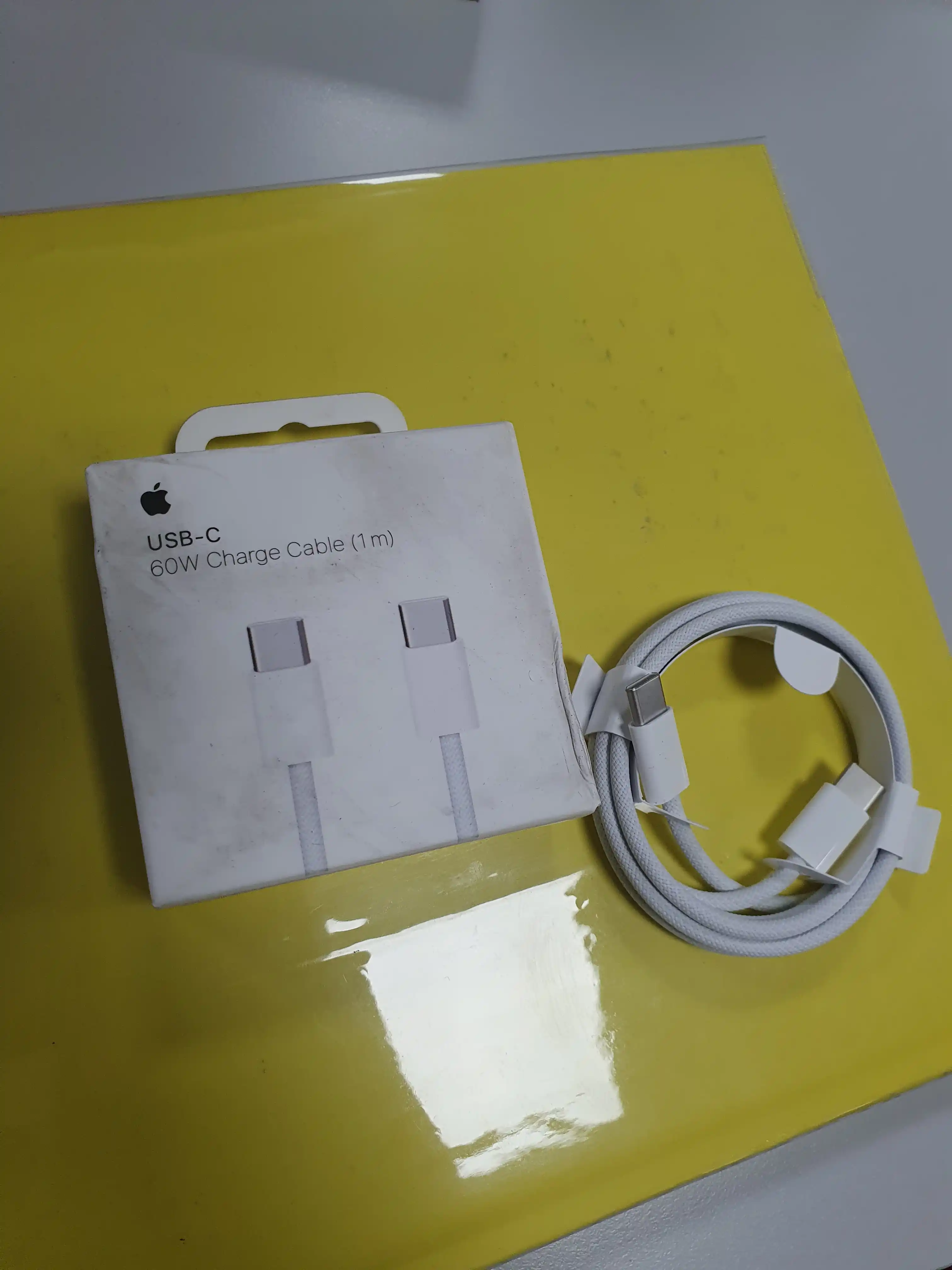 Кабель Apple USB-C to USB-C, USB-C to Lightning, мощность до 60 W, длина 1 м