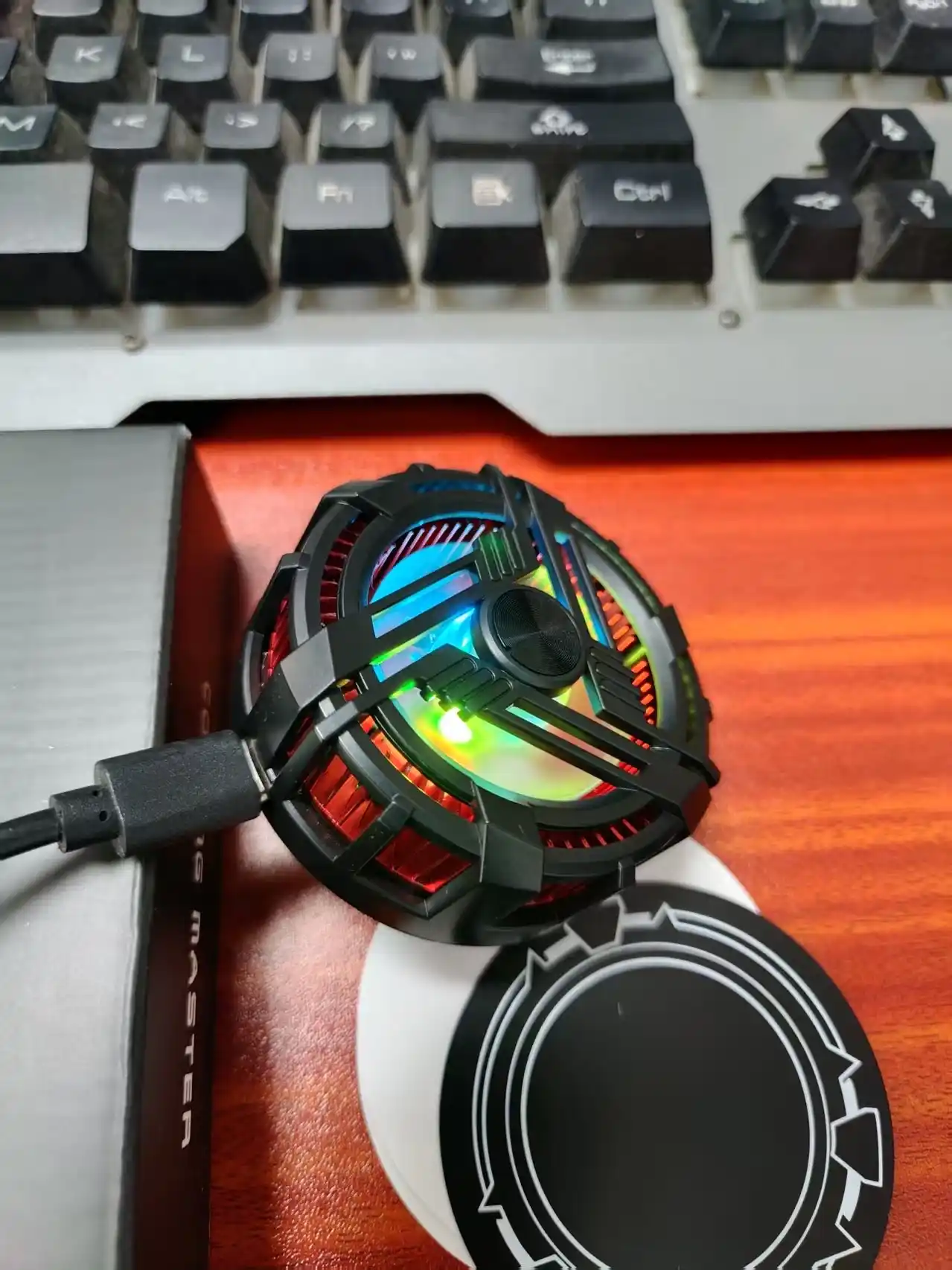 Игровой кулер для смартфона магнитный с RGB подсветкой, охладитель телефона для игр PUBG