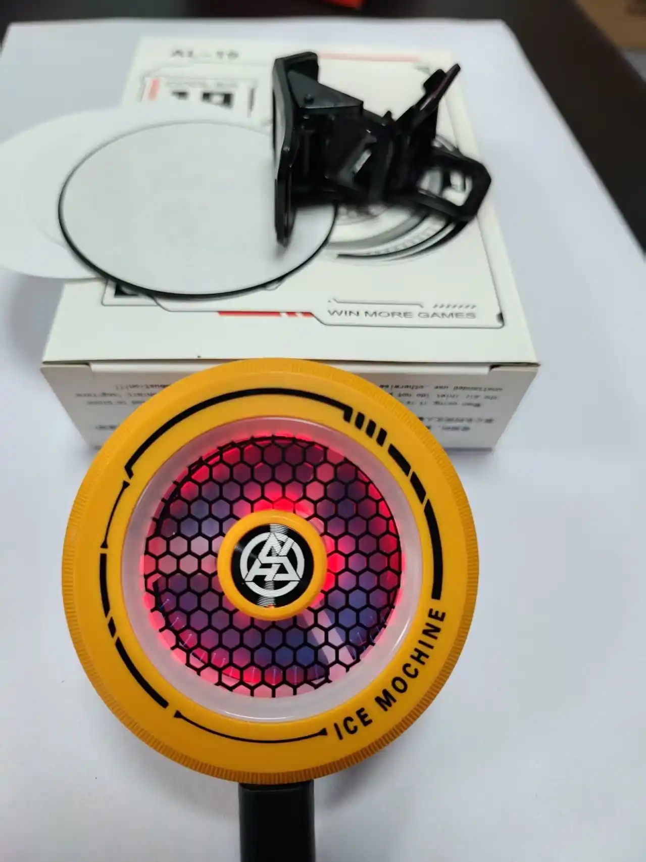 Игровой кулер для смартфона магнитный с RGB подсветкой, охладитель телефона для игр PUBG