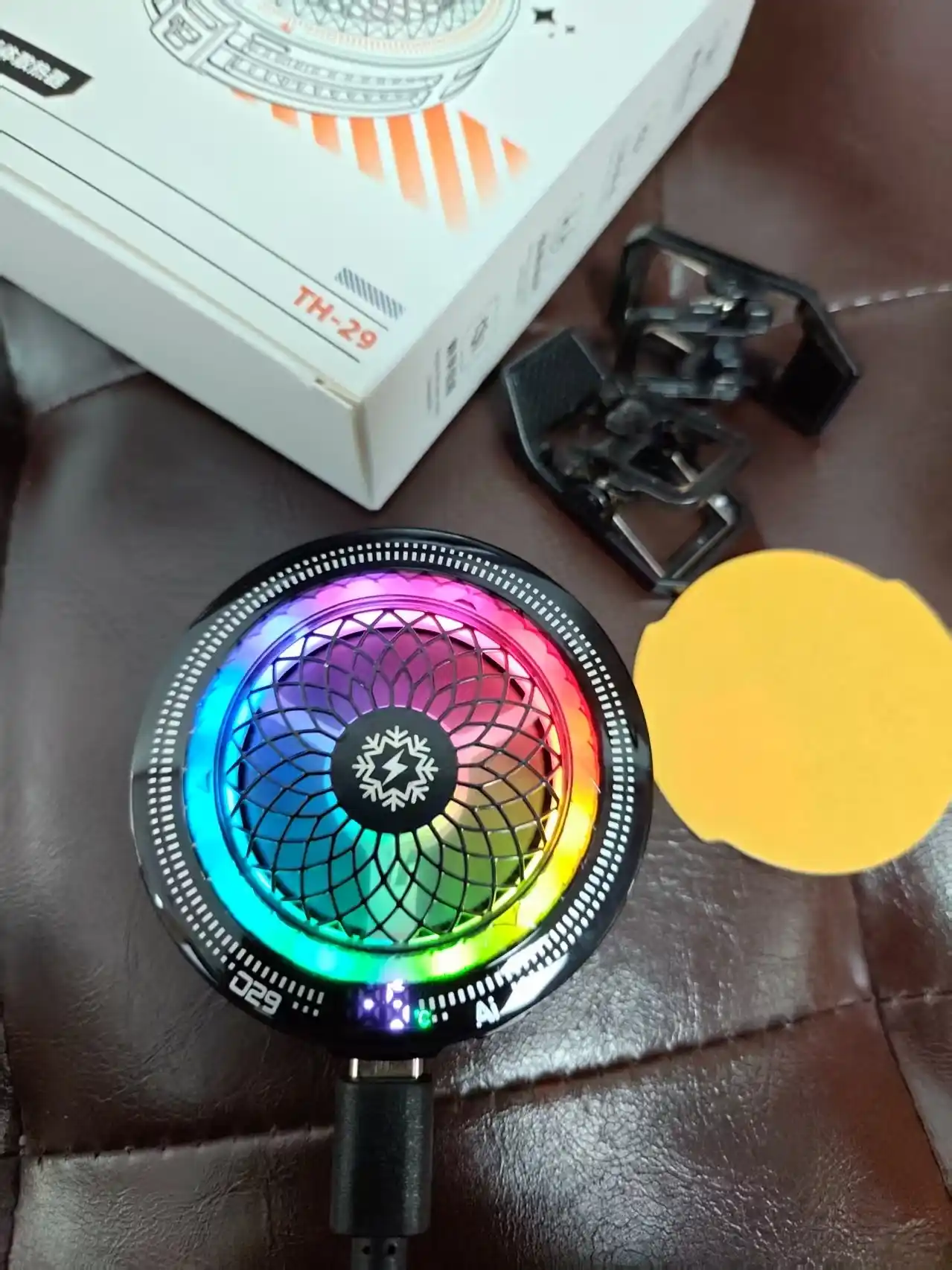 Игровой кулер для смартфона магнитный с RGB подсветкой, охладитель телефона для игр PUBG