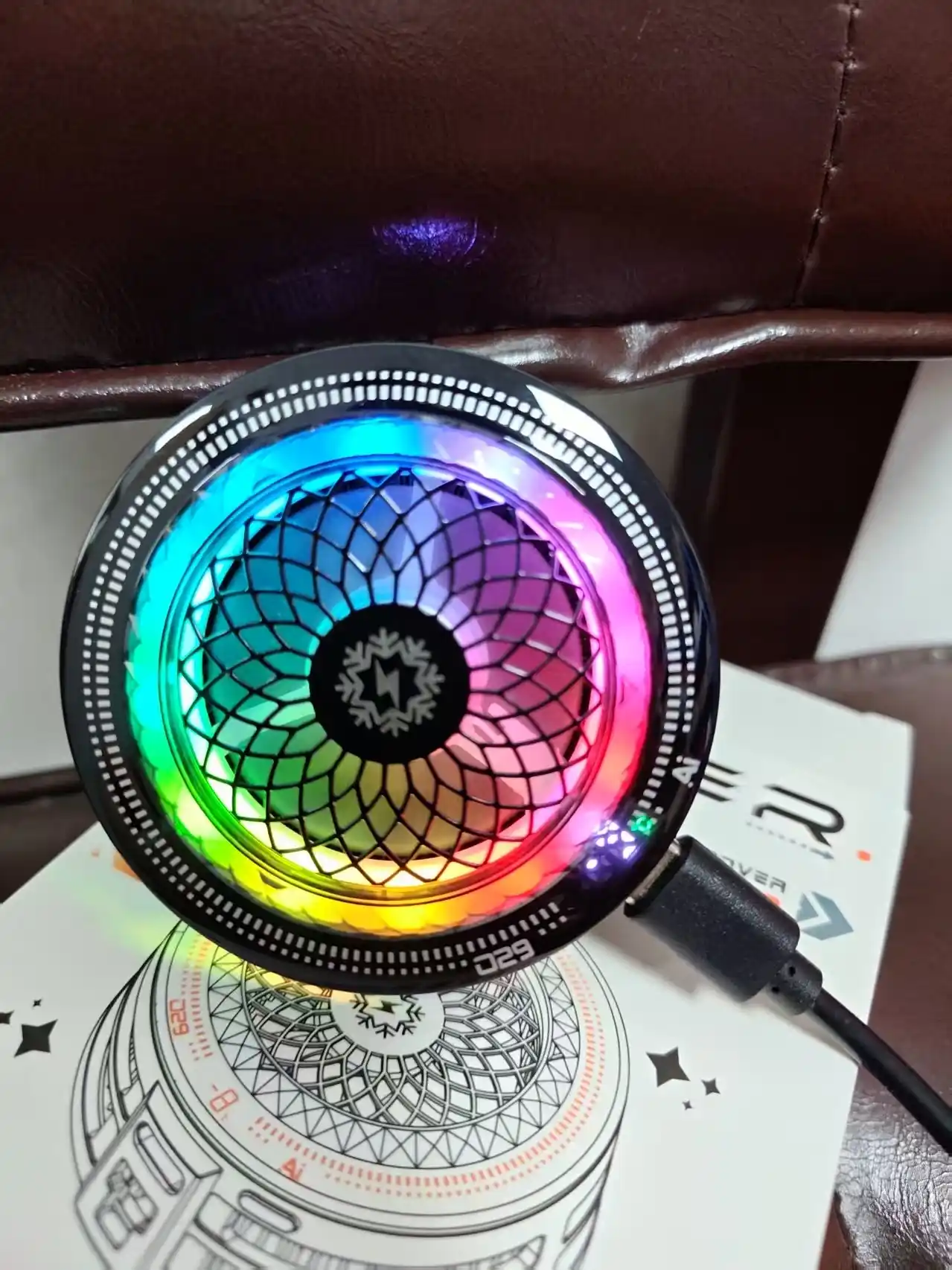 Игровой кулер для смартфона магнитный с RGB подсветкой, охладитель телефона для игр PUBG