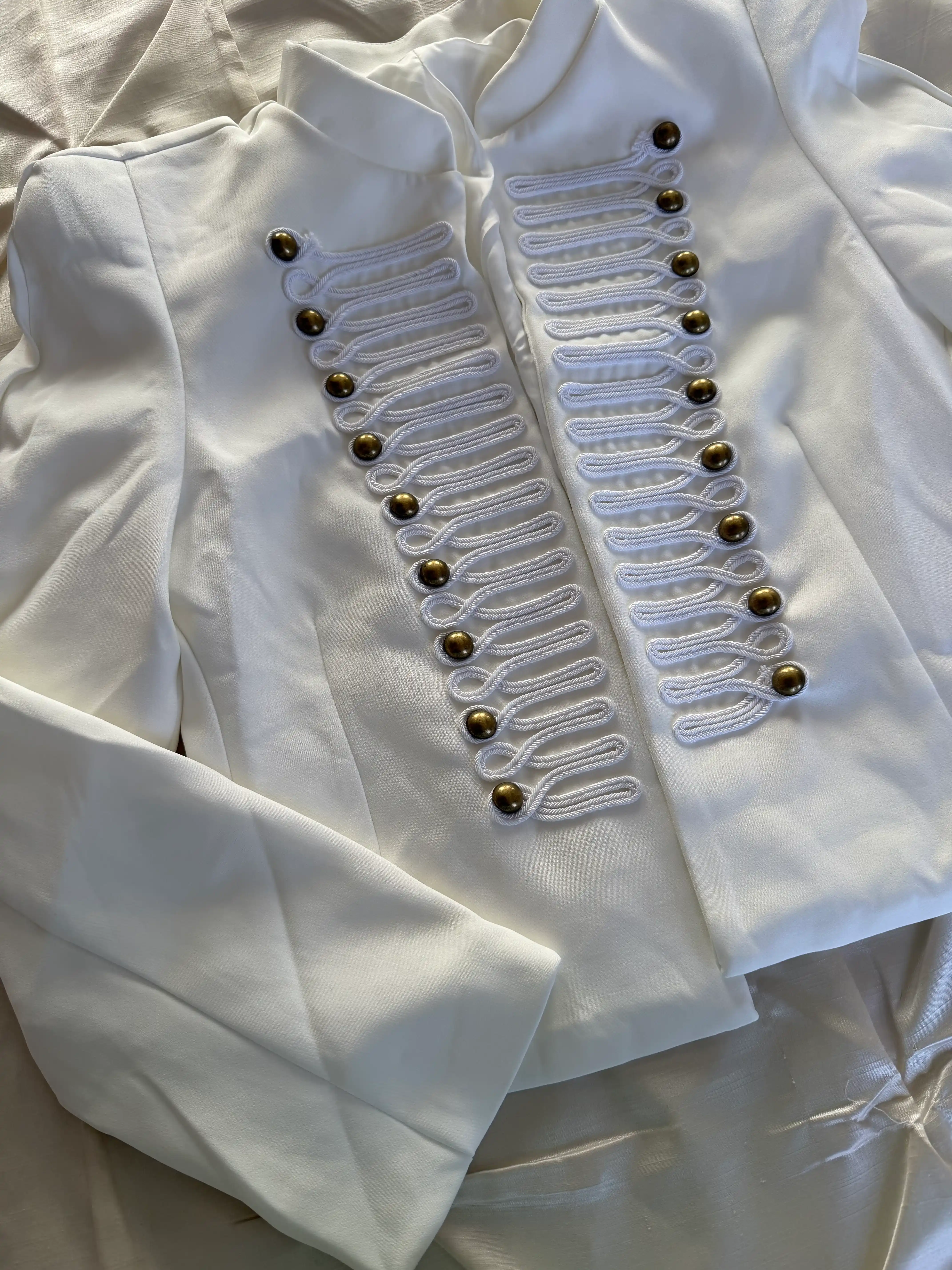 Ayollar pidjagi, klassik kostyum, ish, maktab, ofis uchun uzaytirilgan jaket, oq, qora