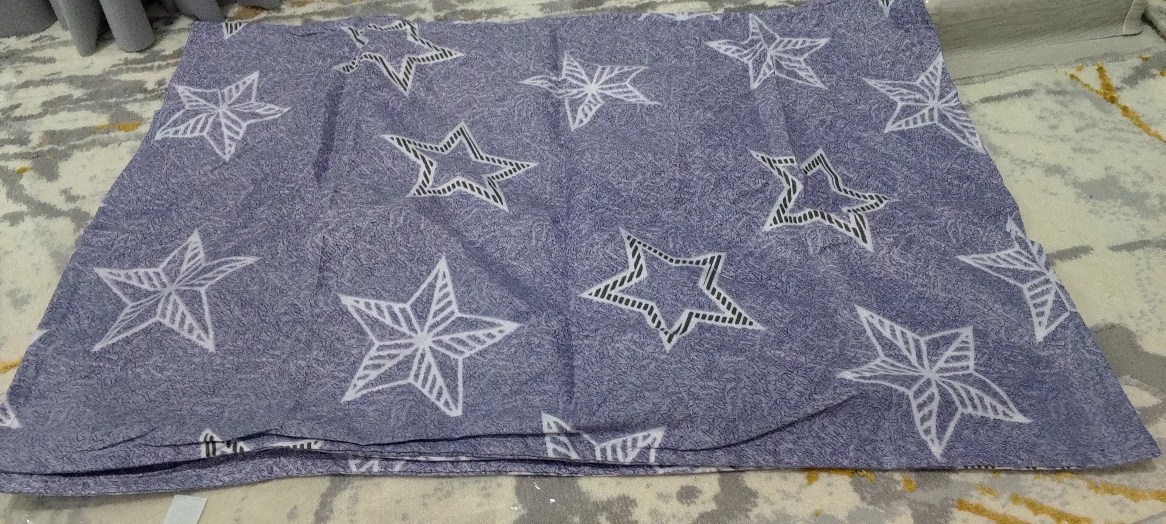 2 ta yostiq jildidan iborat to‘plam, yostiq jildining o‘lchami 50*70 sm, materiali: plant