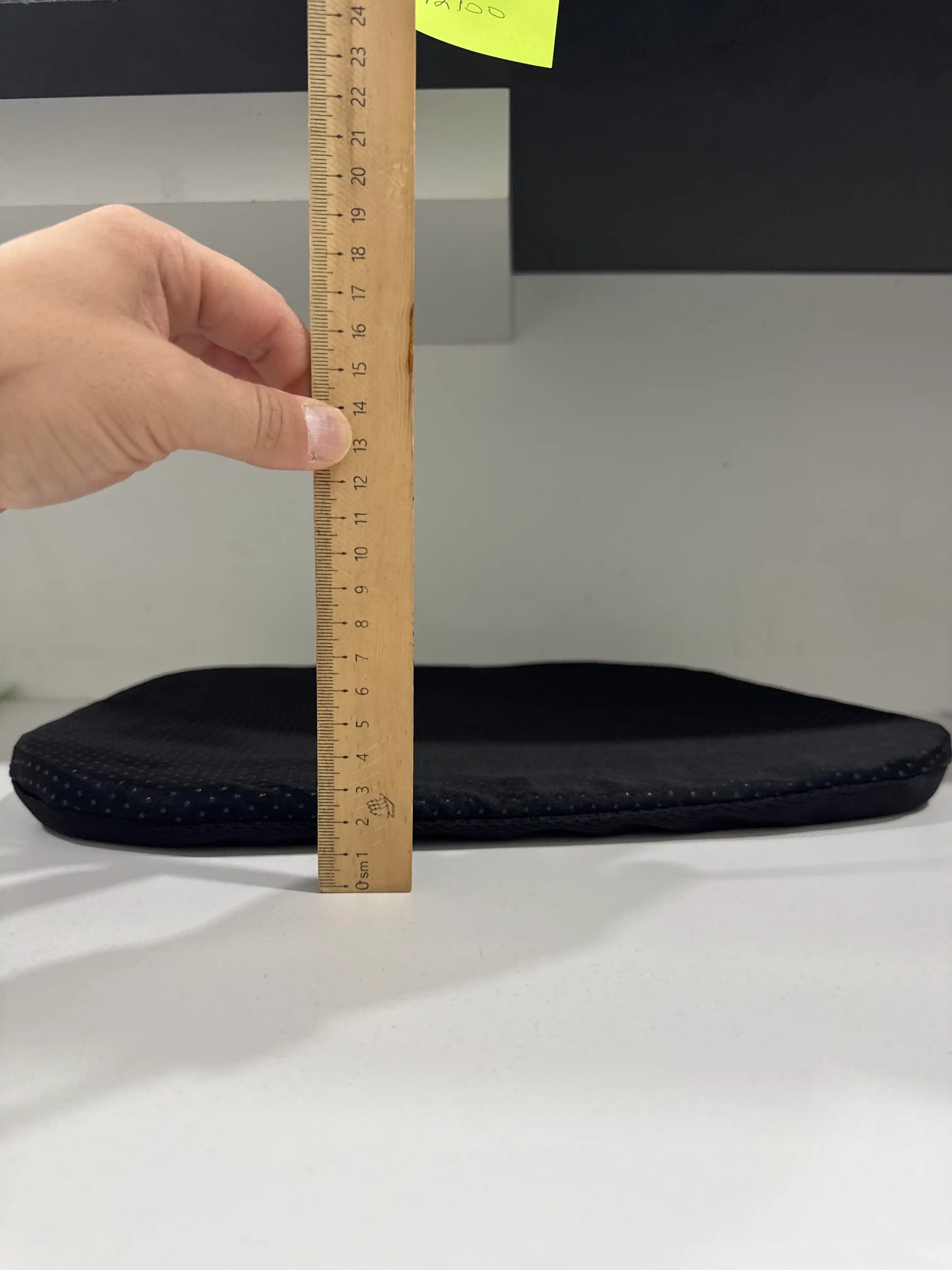 Xotira effektiga ega ortopedik stul yostig‘i, 40x40 sm, 7 sm