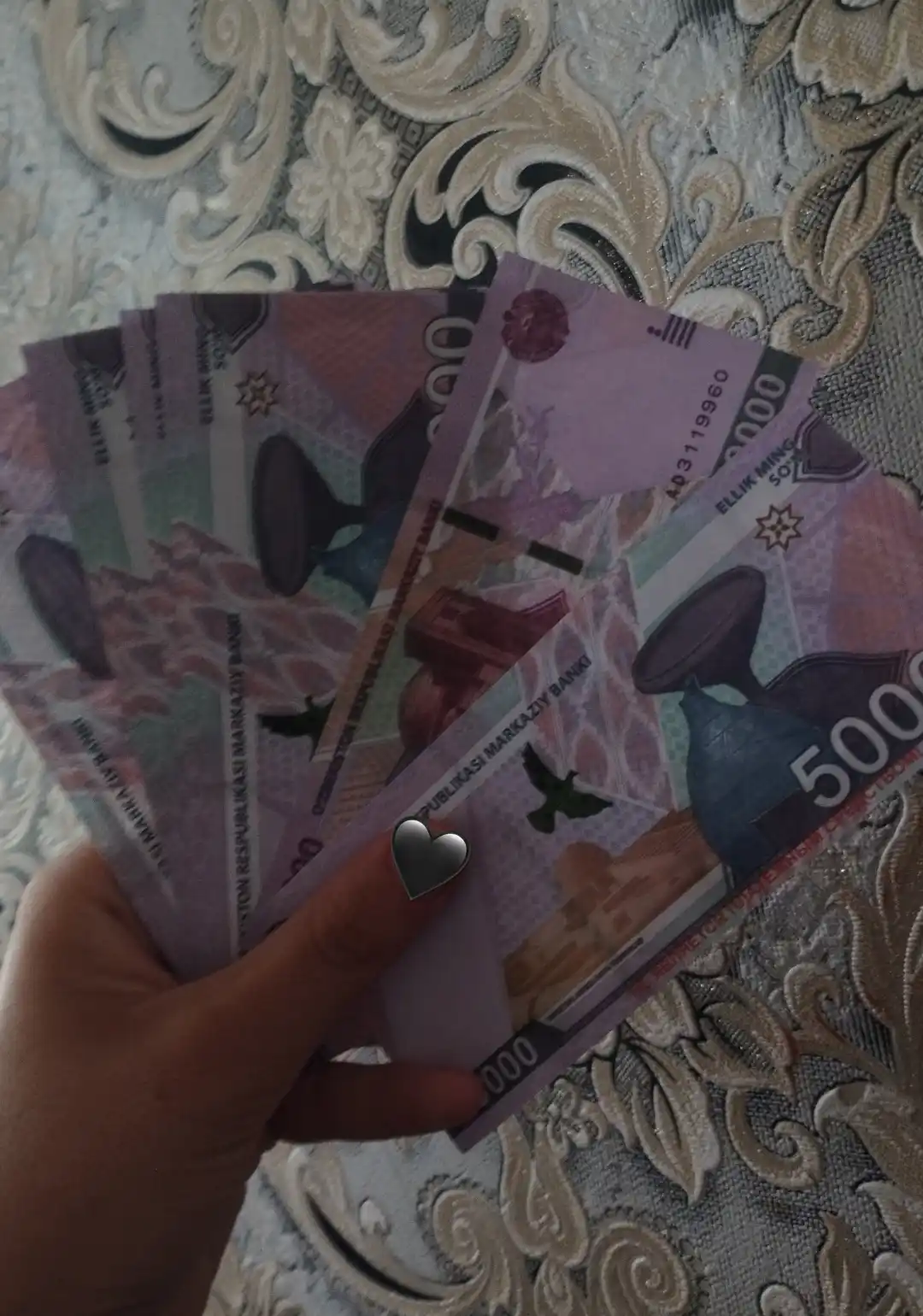 Suvenir pullar, so‘m kupyuralari, 50 ming, 100 mimg, 200 ming