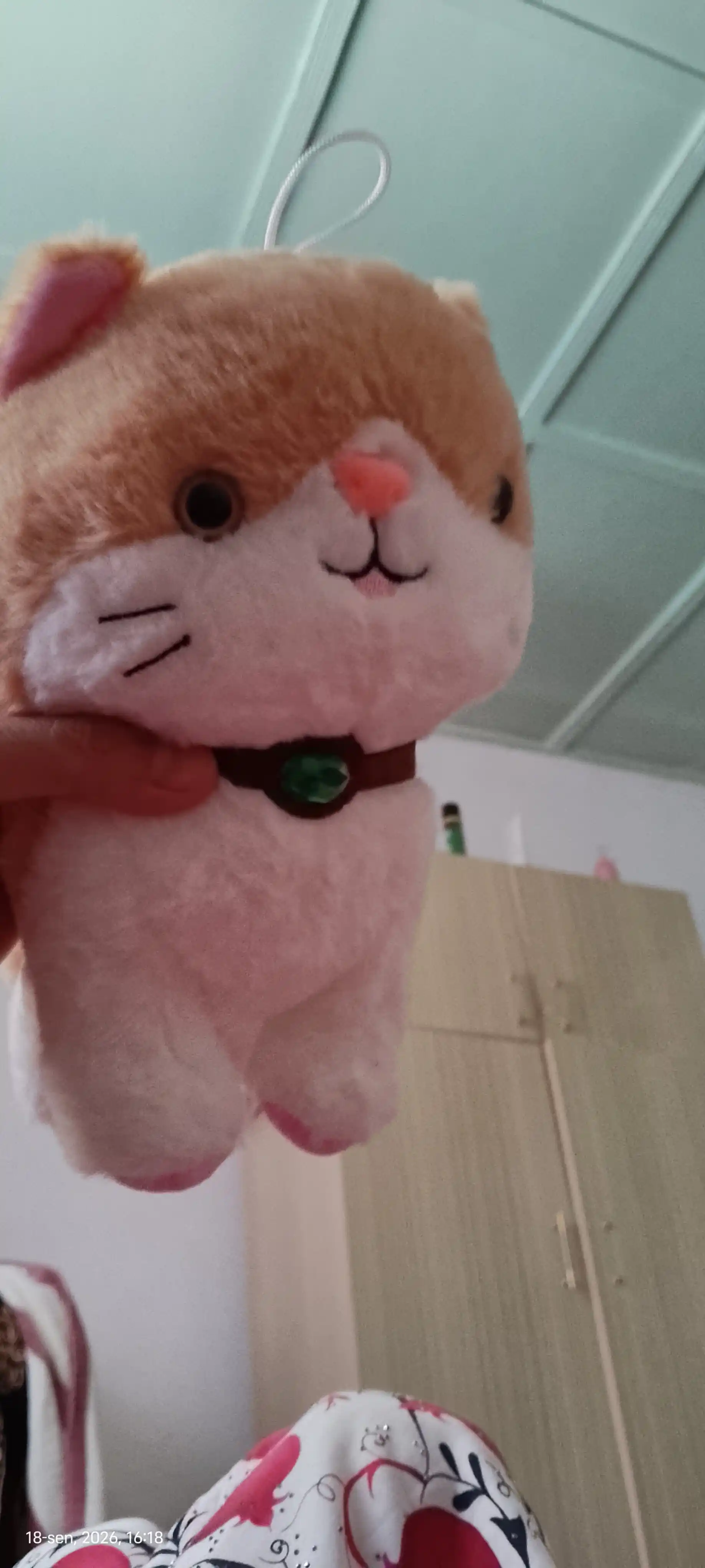 Мягкая игрушка кошка Страйп, 25 см, с декоративным ошейником