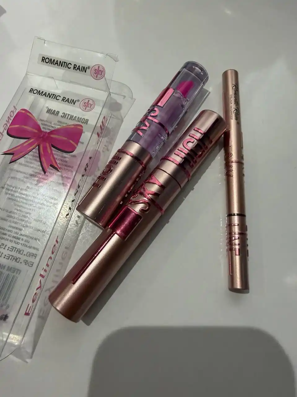 Romantic Rain Sky High 3 ta 1 da kosmetik to‘plam