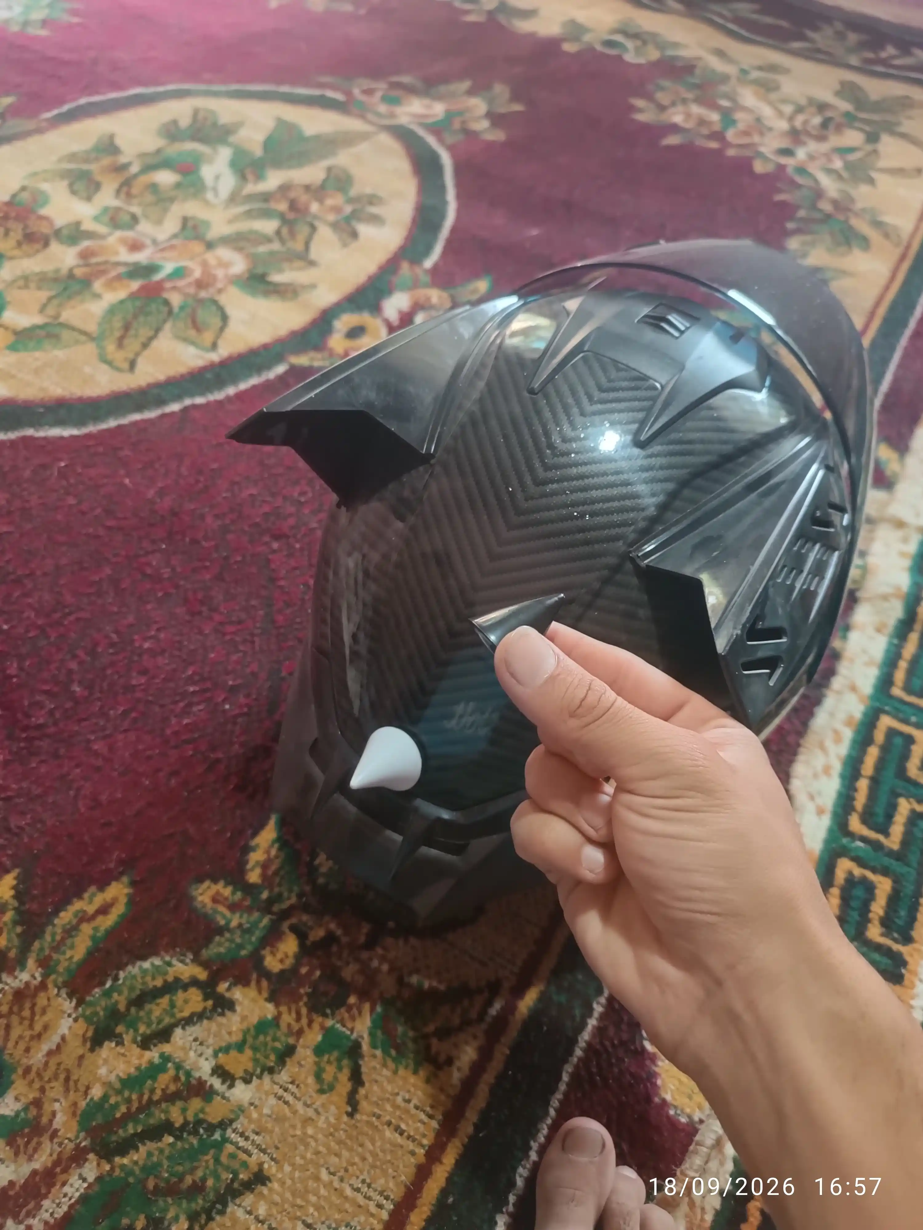 Motoshlemdagi quloqlar