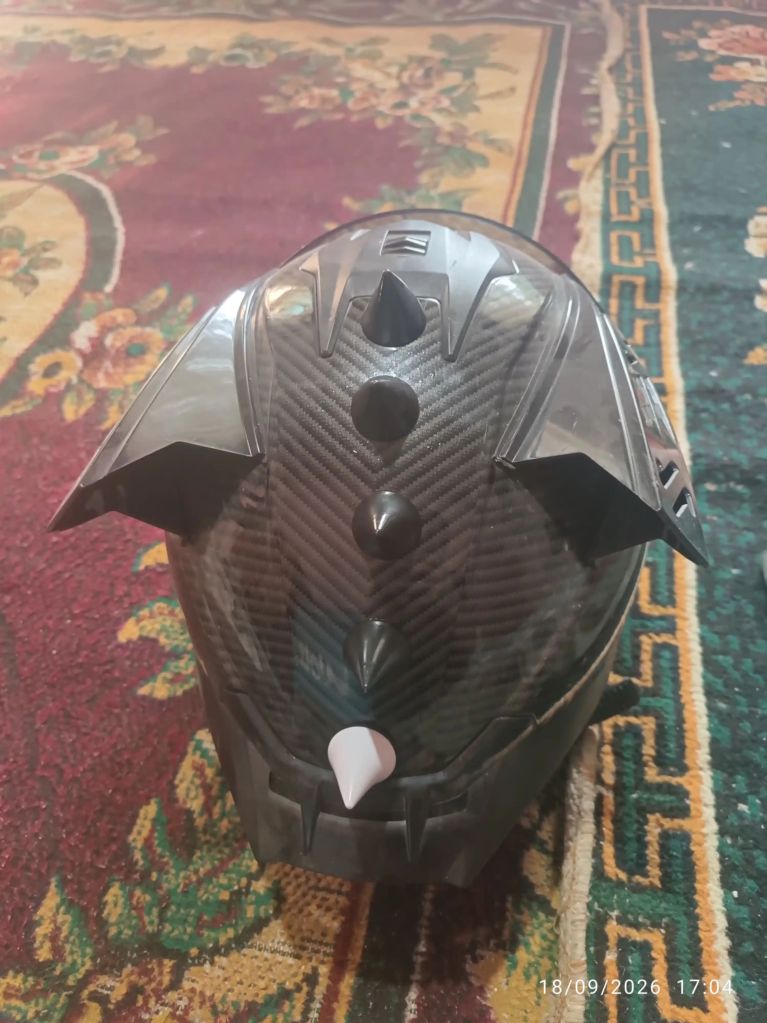 Motoshlemdagi quloqlar
