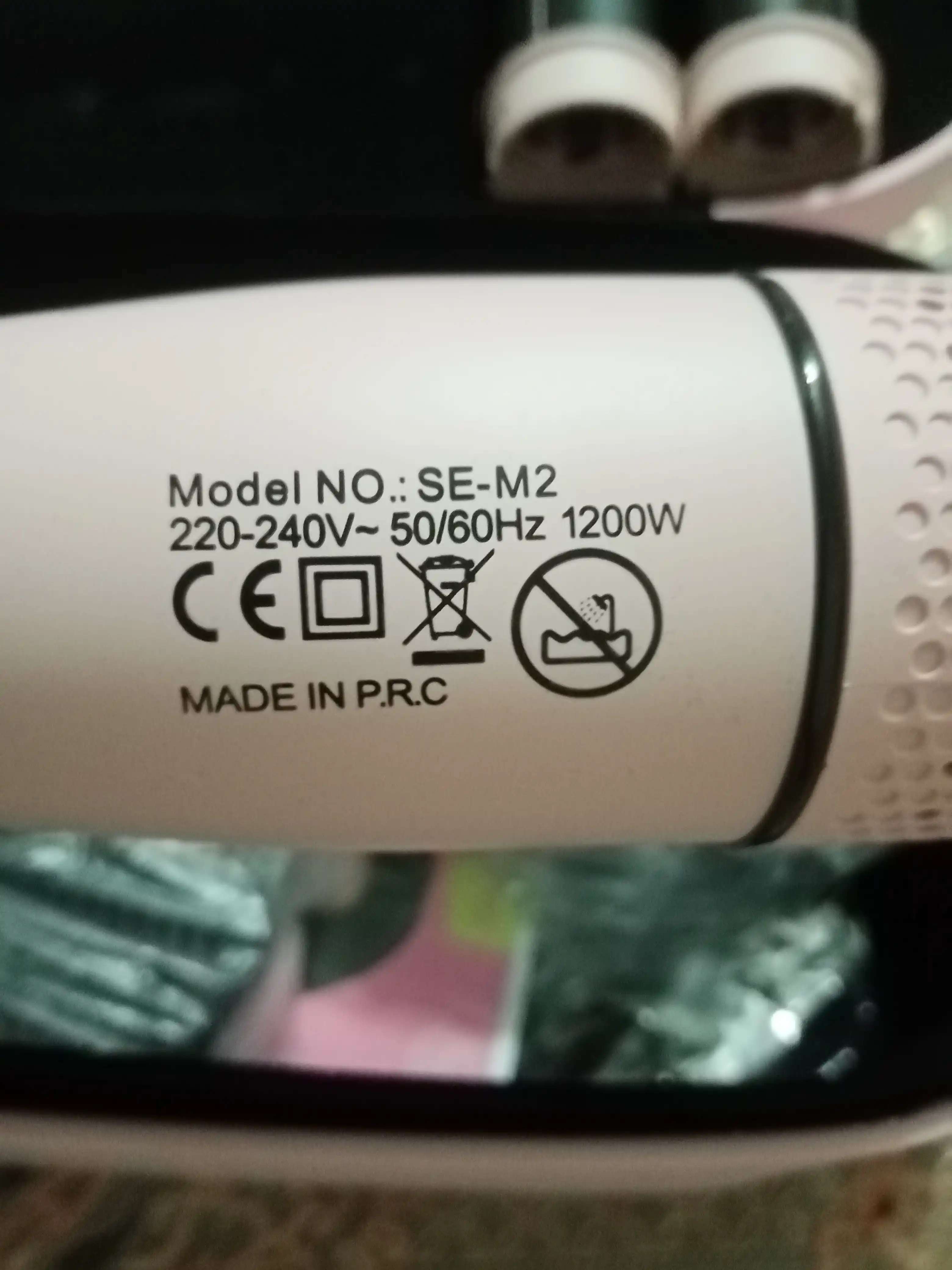 1200 Vt quvvatli Dyson Babyverse soch stileri, "5 da 1" va "7 da 1" komplektatsiyasida