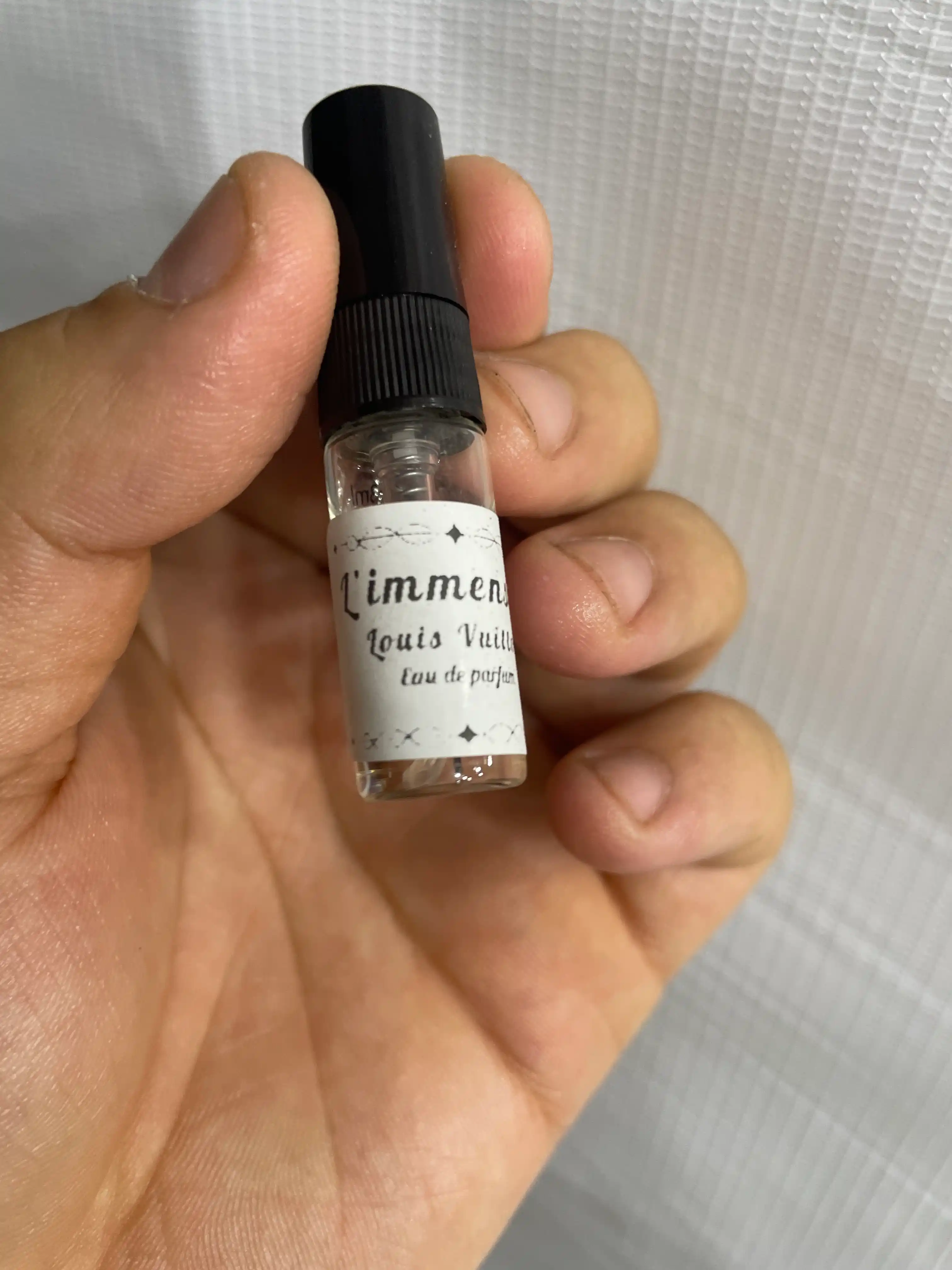 Limmensite LV — ароматный парфюм для мужчин и женщин