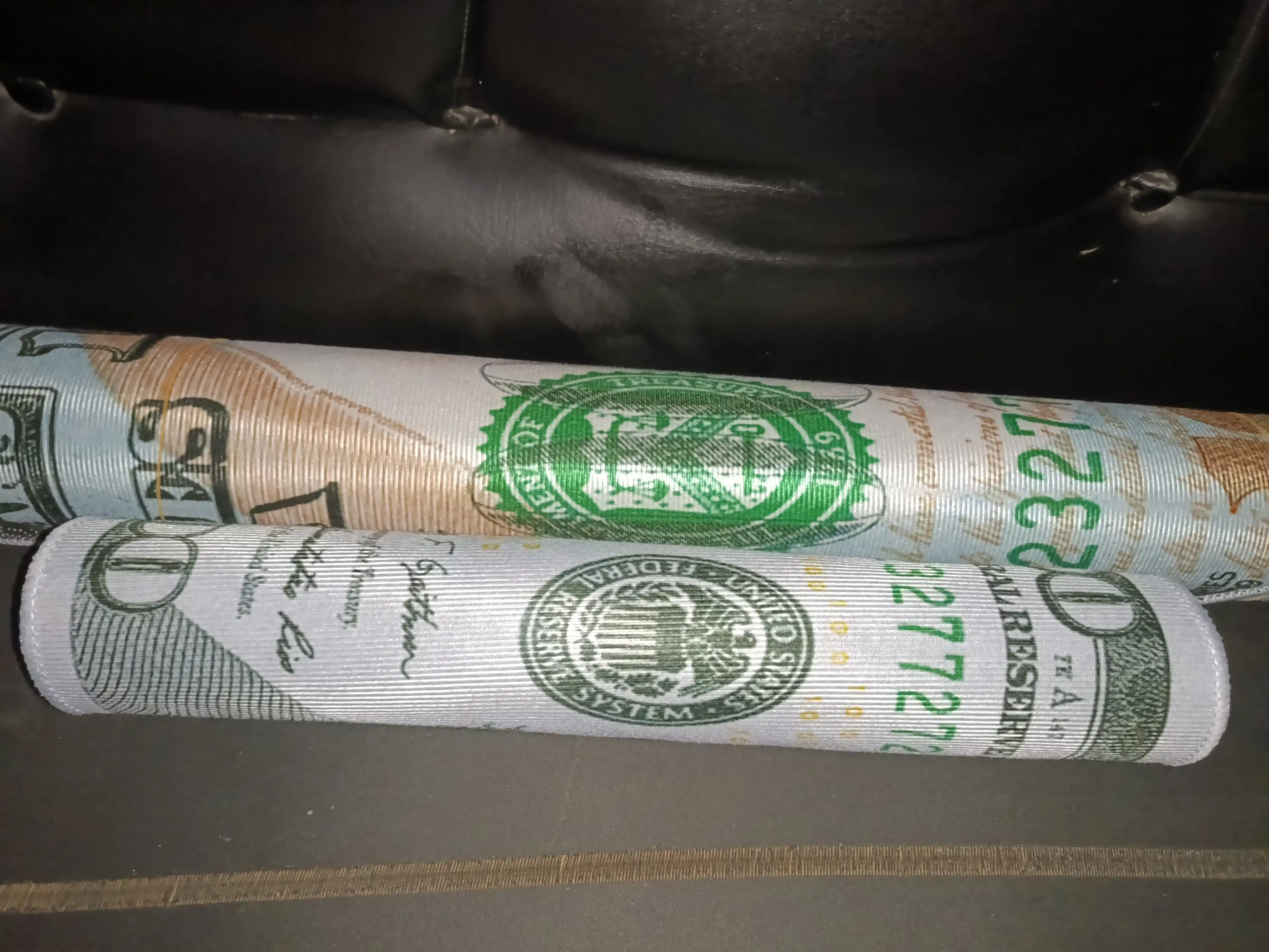 Gilamcha 100 dollar ko'rinishda, dekorativ, xonaga
