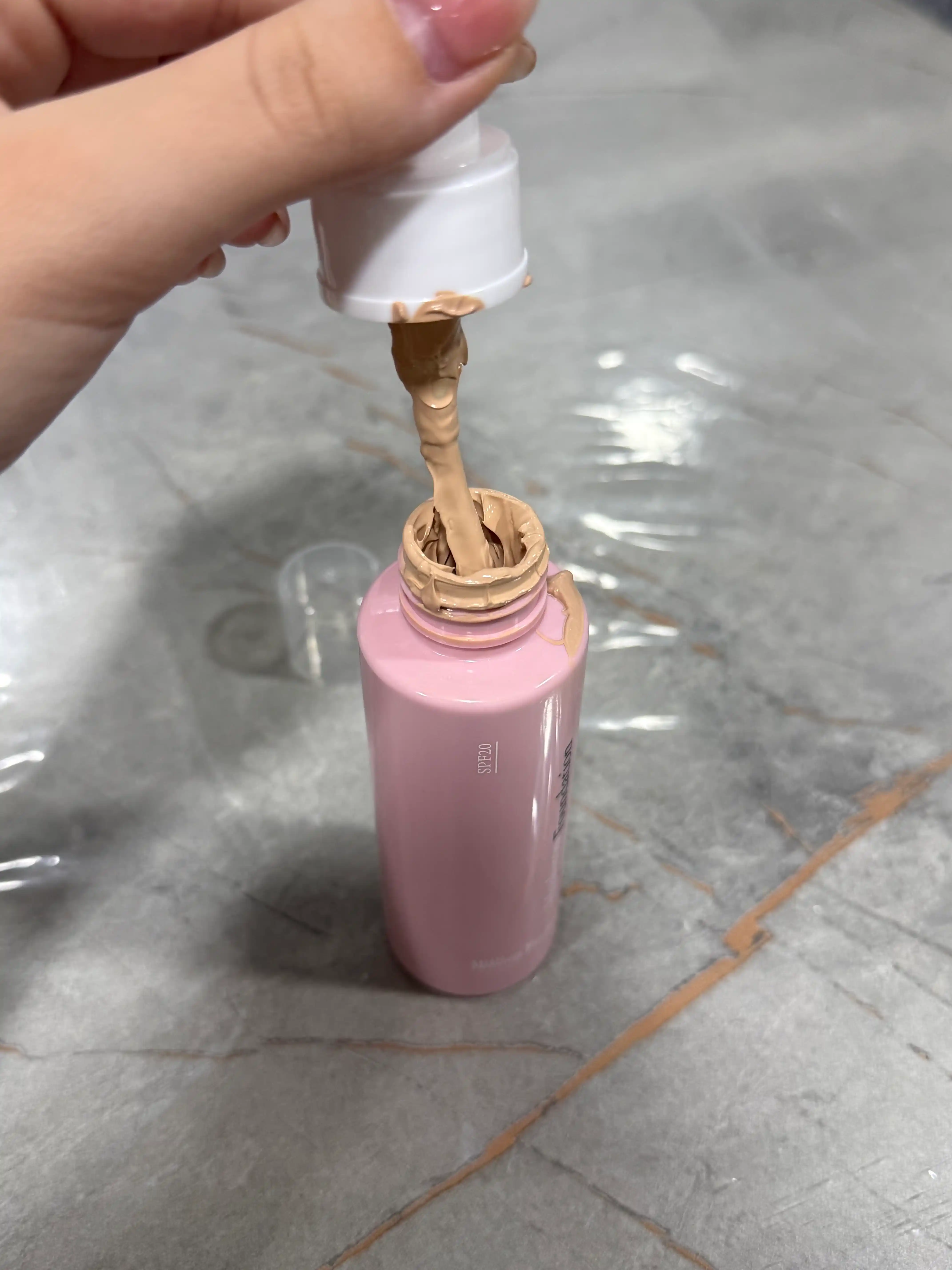 Tonal kremi Hyaluron Foundation