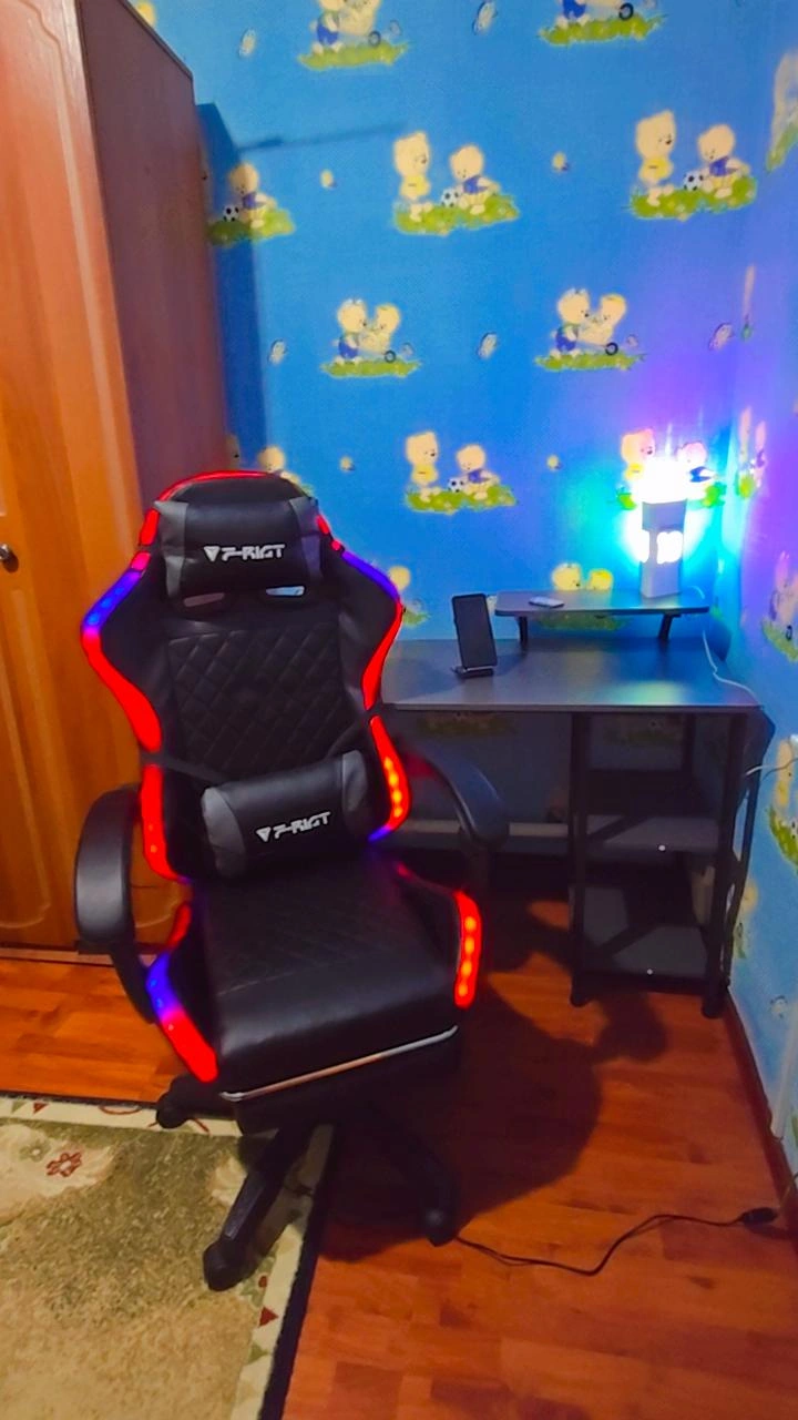 Игровое кресло с  LED-подсветкой, кресло для геймеров, с ножками на колесиках