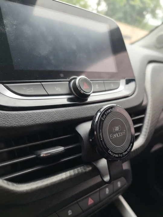 Chevrolet Onix uchun magnitli avtomobil telefon ushlagichi